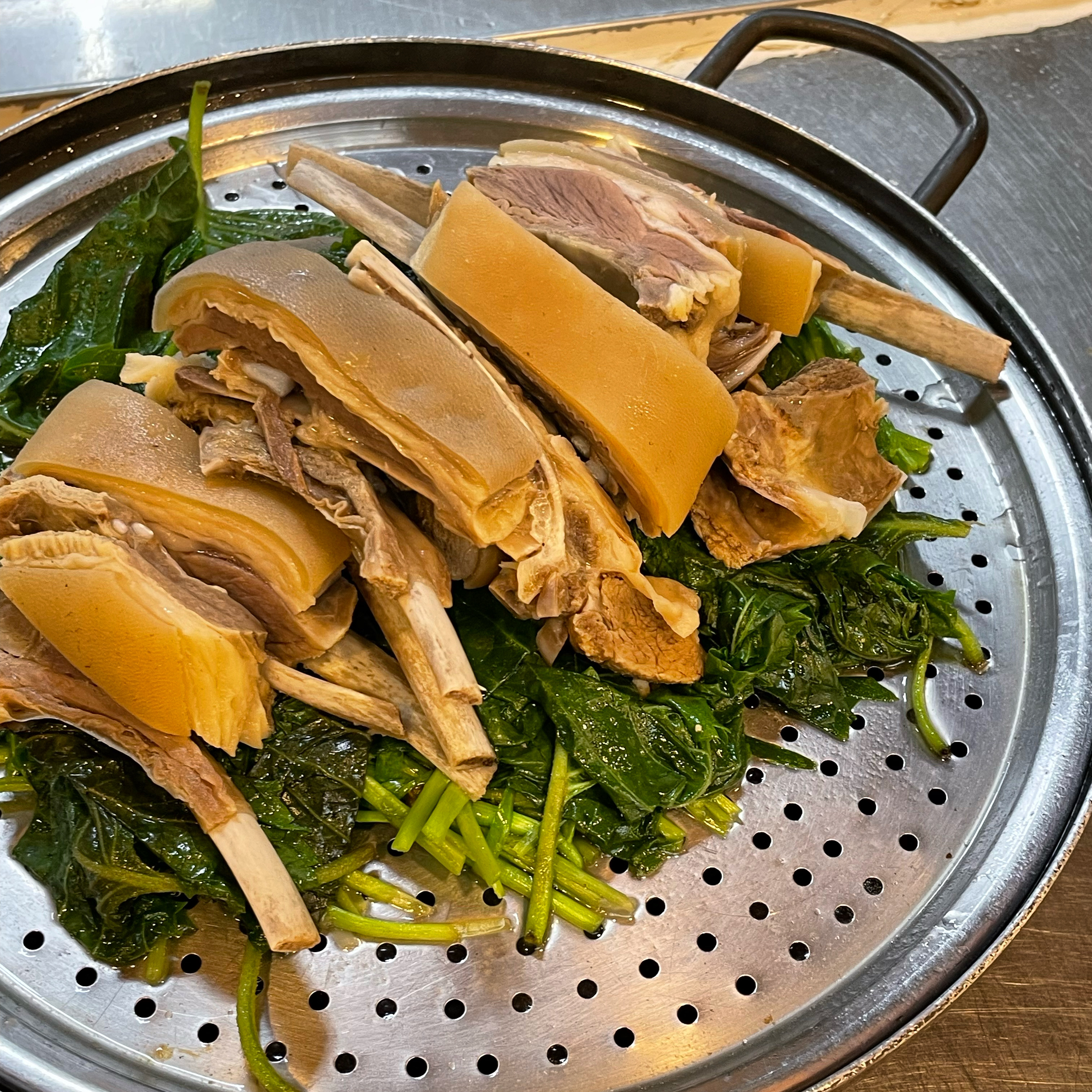 능어리흑염소
