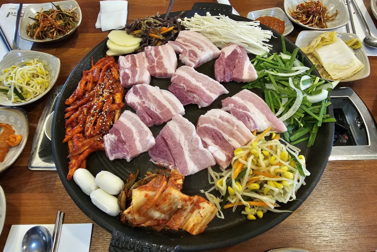 더덕솥뚜껑삼겹살 부영점
