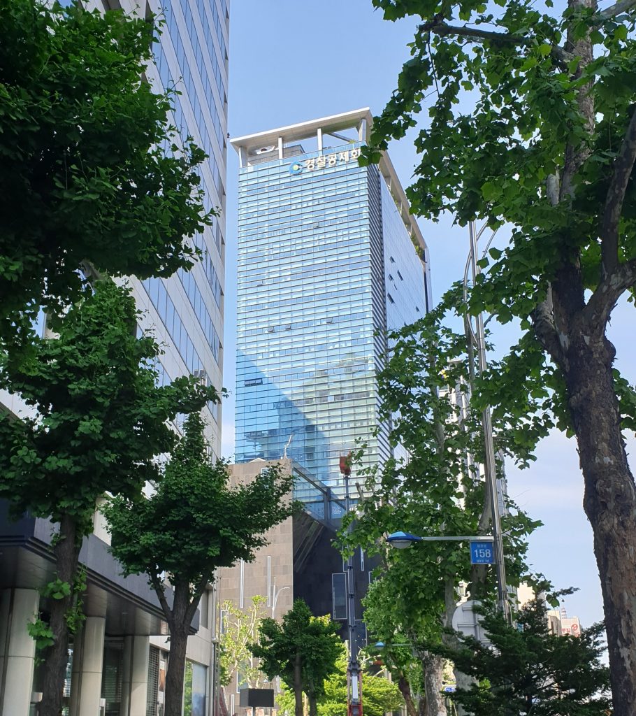 폴에이산업