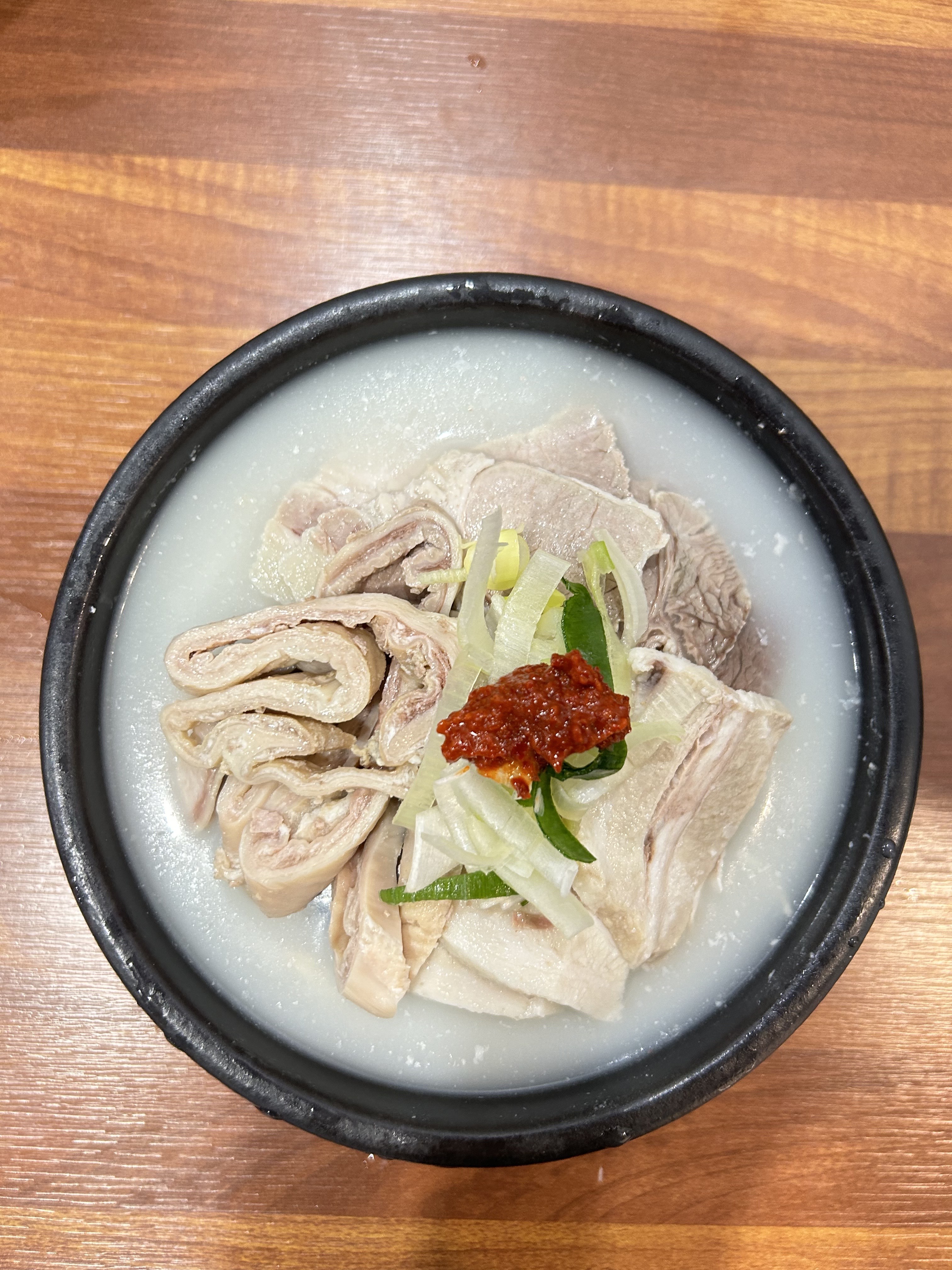 부산토박이돼지국밥 광안본점