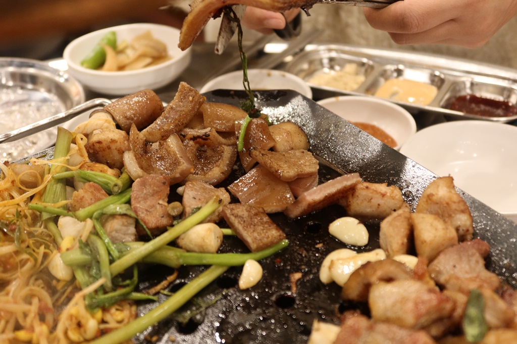 평화김해뒷고기 용황점