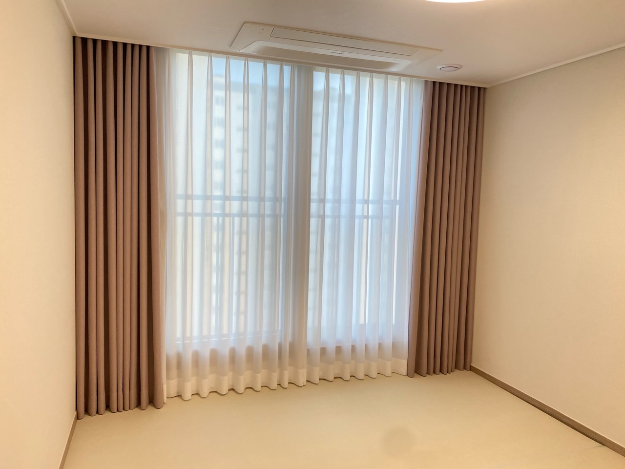 밝은창디자인 커튼블라인드
