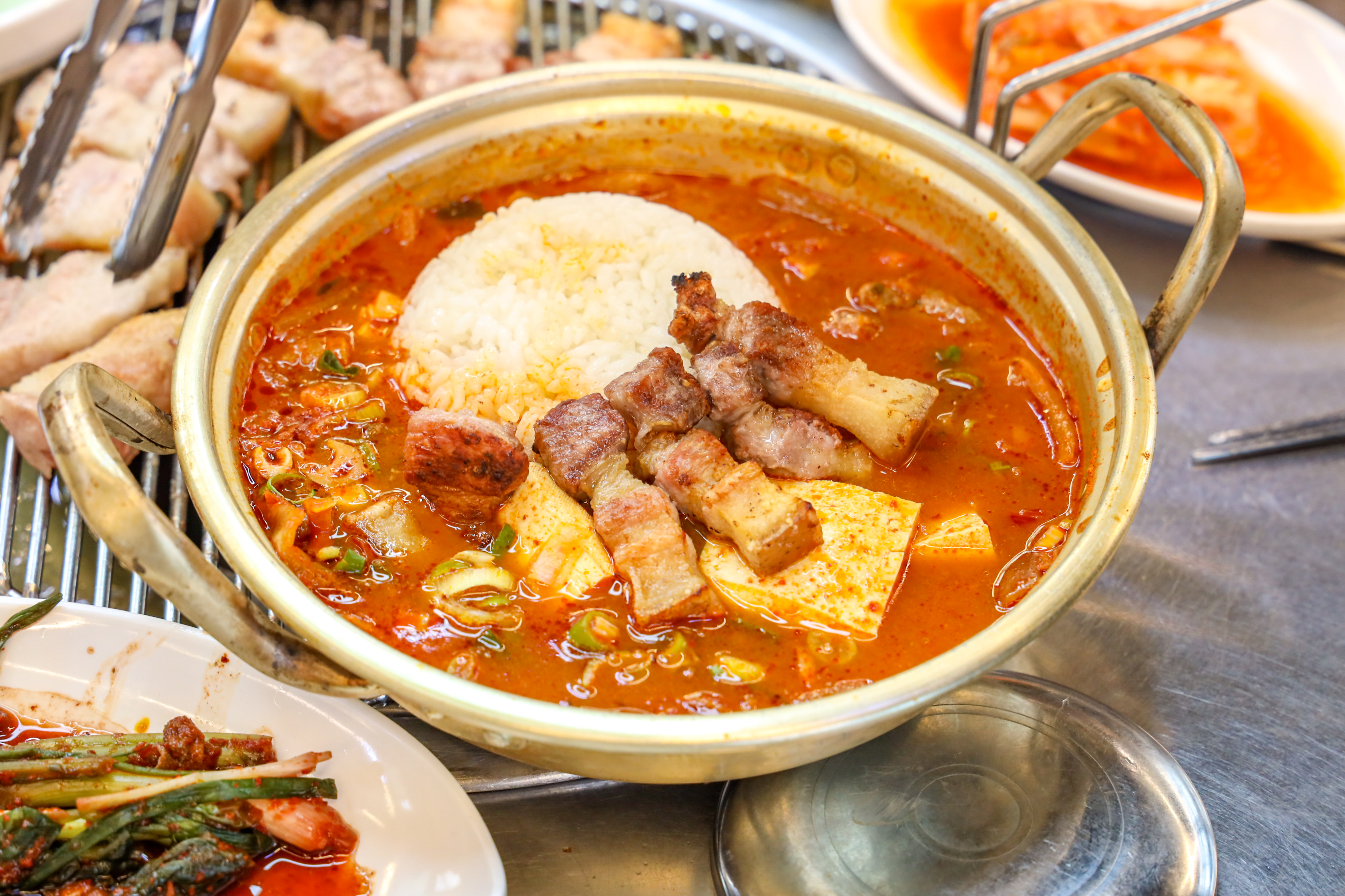 돈사돈 제주월정리점
