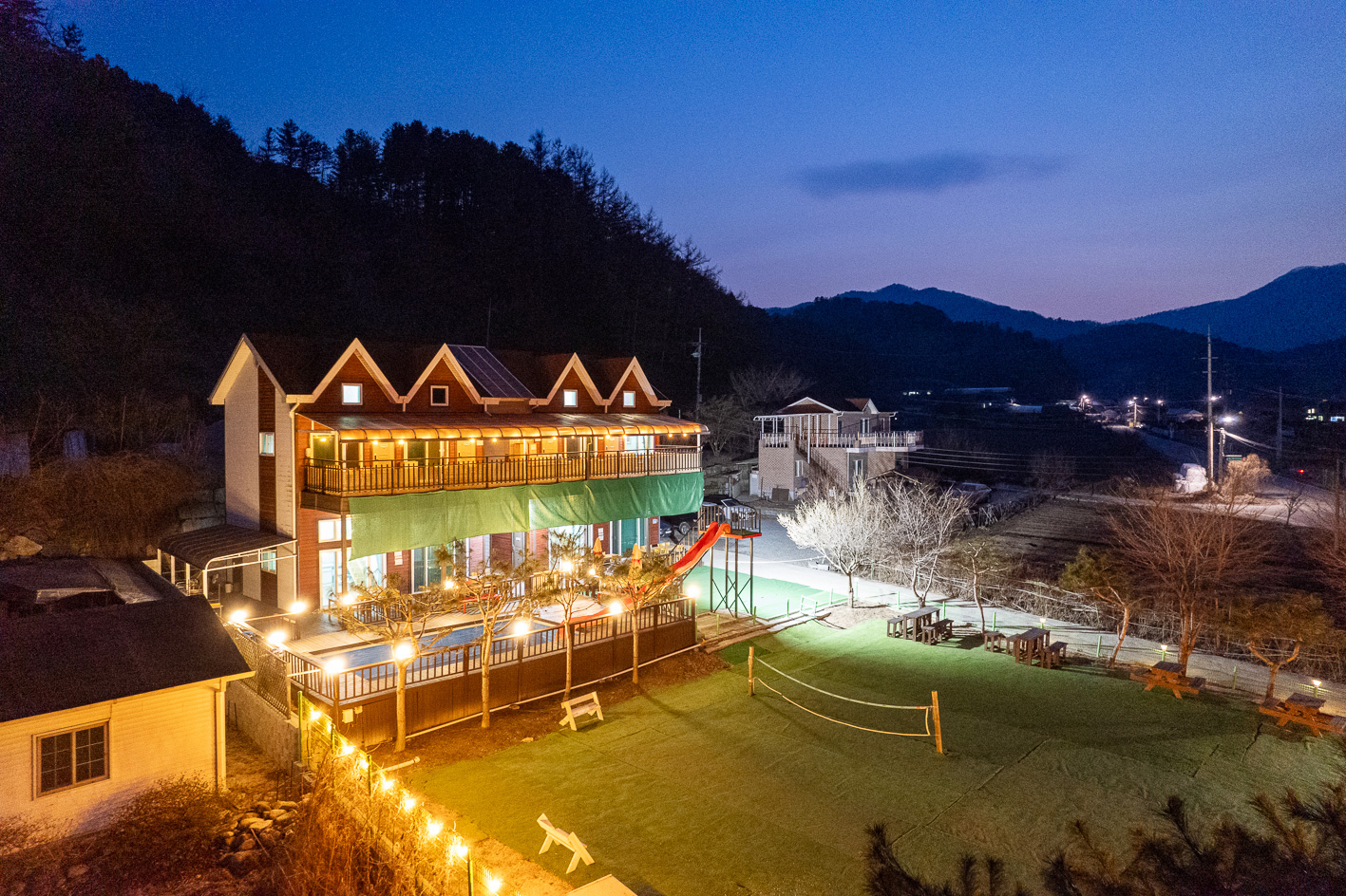 퍼니멍멍 장미애견펜션