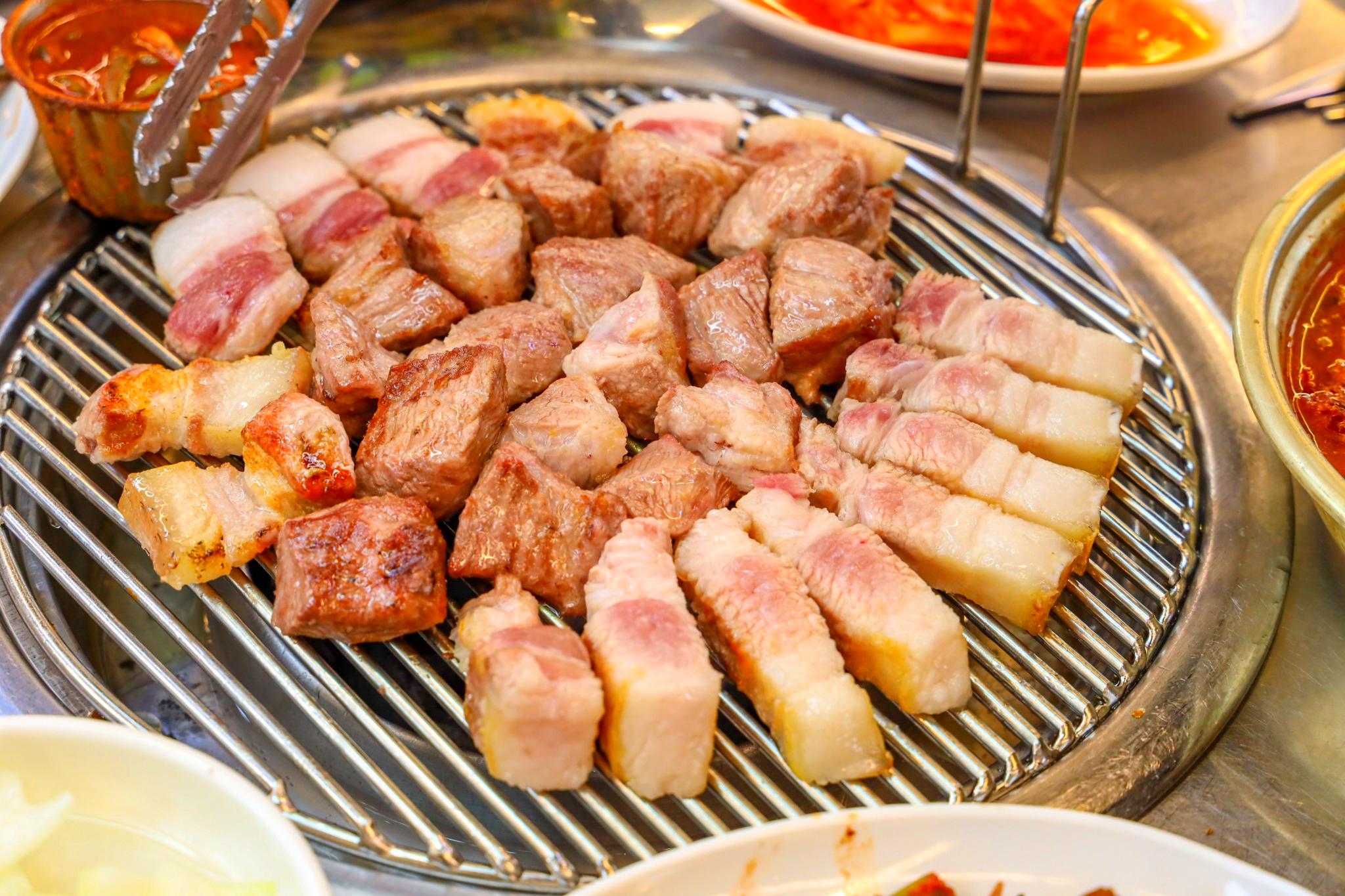 돈사돈 제주월정리점