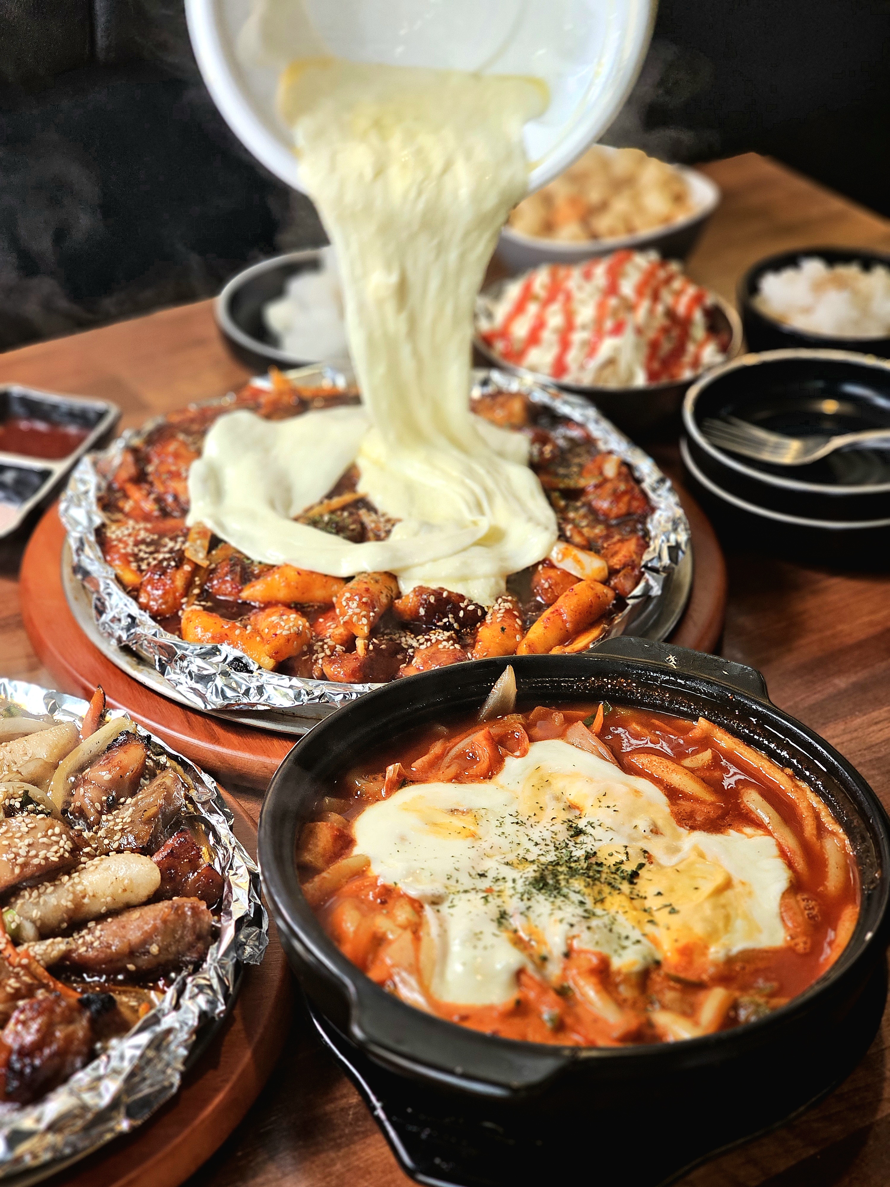 훌랄라참숯치킨 고양행신점 내부 또는 관련 모습