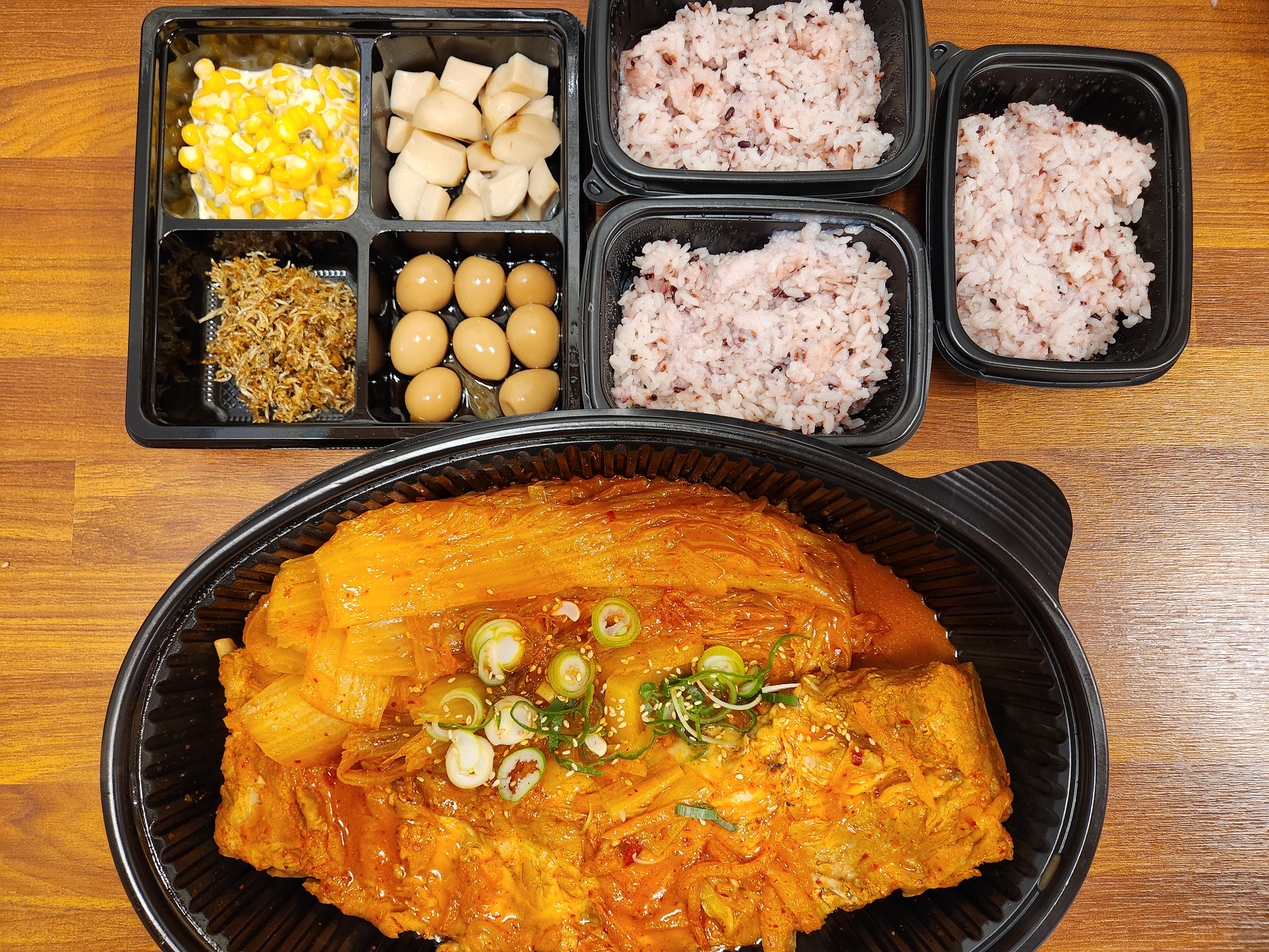왕등갈비 김치찜