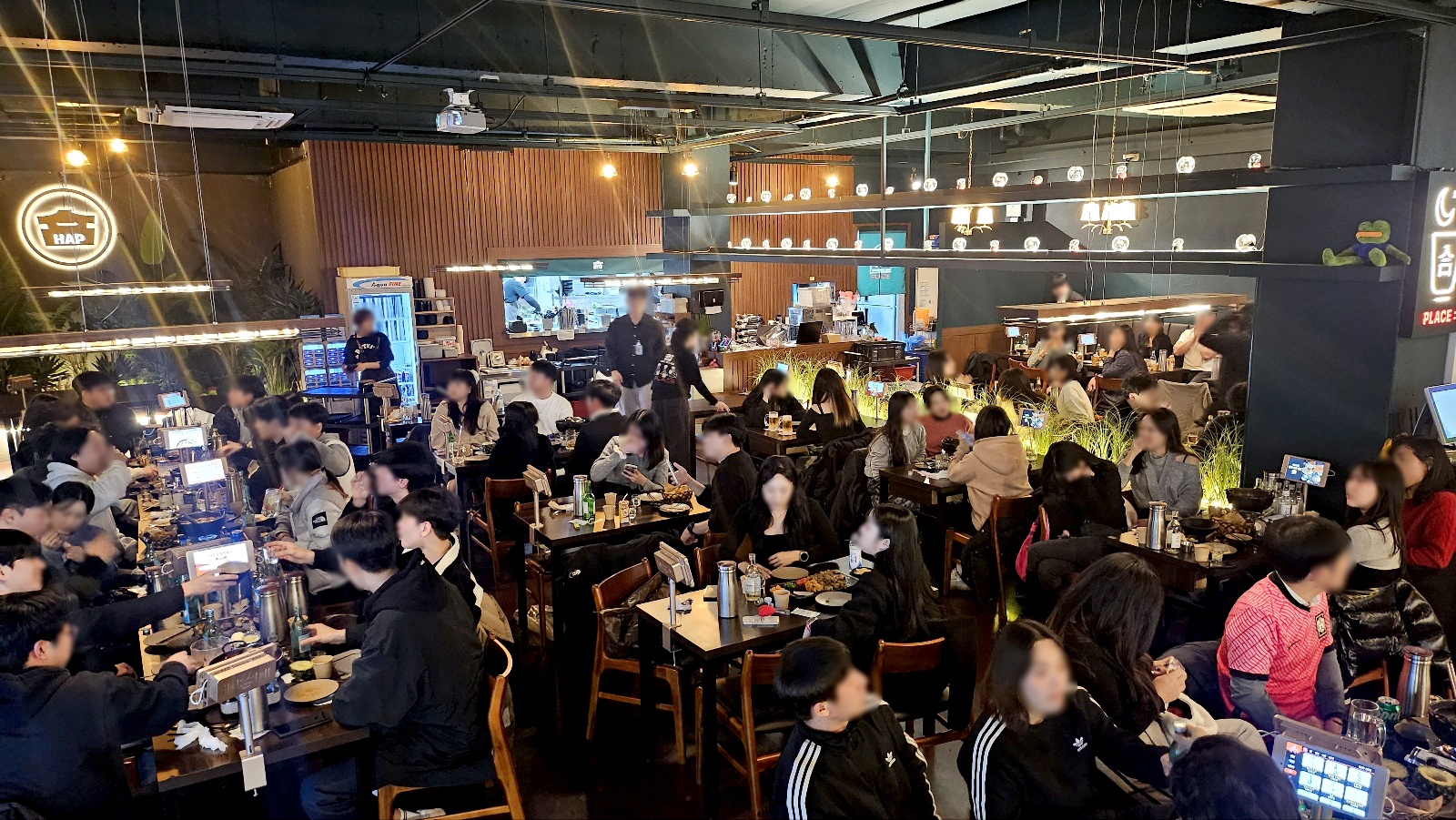 합플레이스 수원인계점 내부 또는 관련 모습
