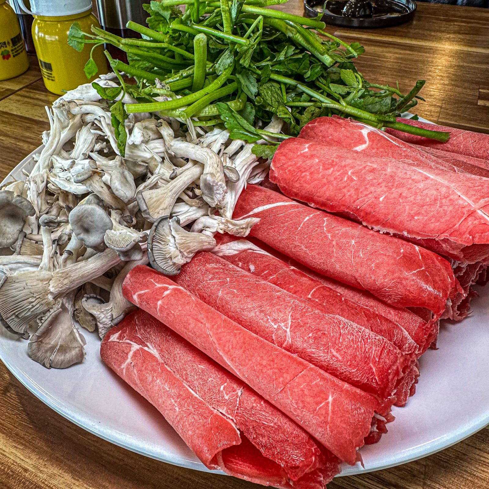 담은샤브칼국수 직영2호점