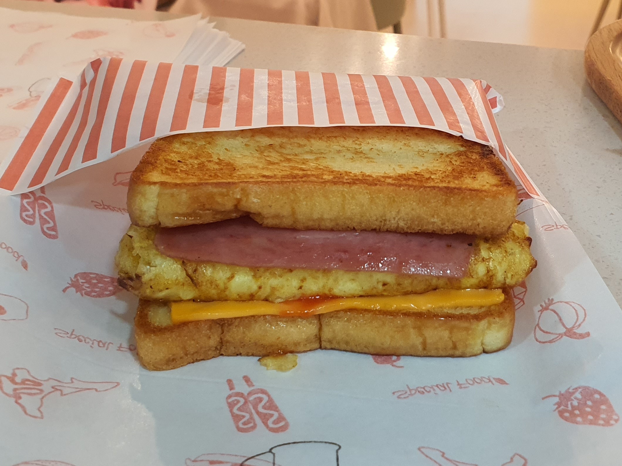 윤토스트