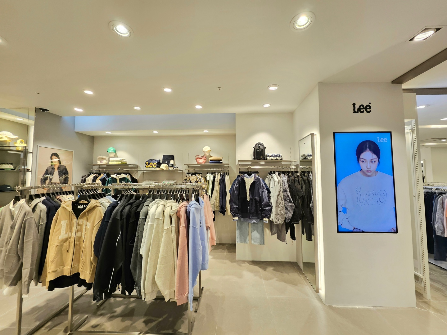 휠라 롯데아울렛 서울역점
