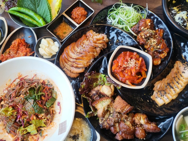 마늘은약이다보쌈족발 서천점