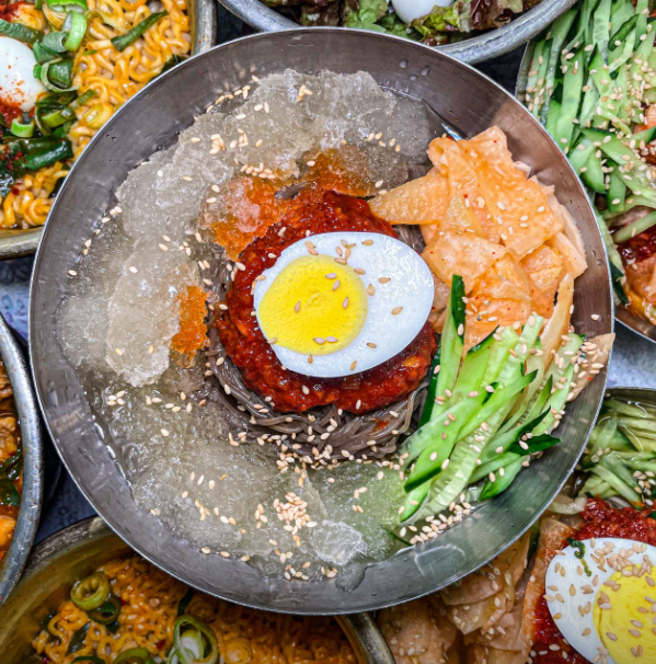 물냉면
