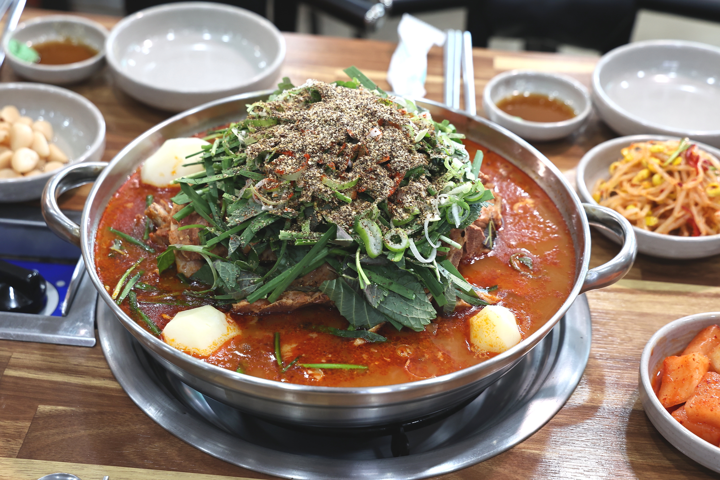 푸짐한감자탕
