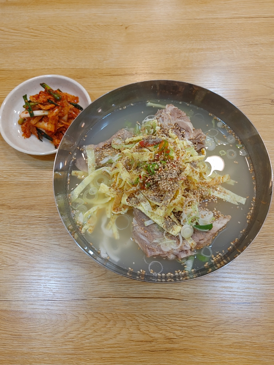 시장뼈칼국수