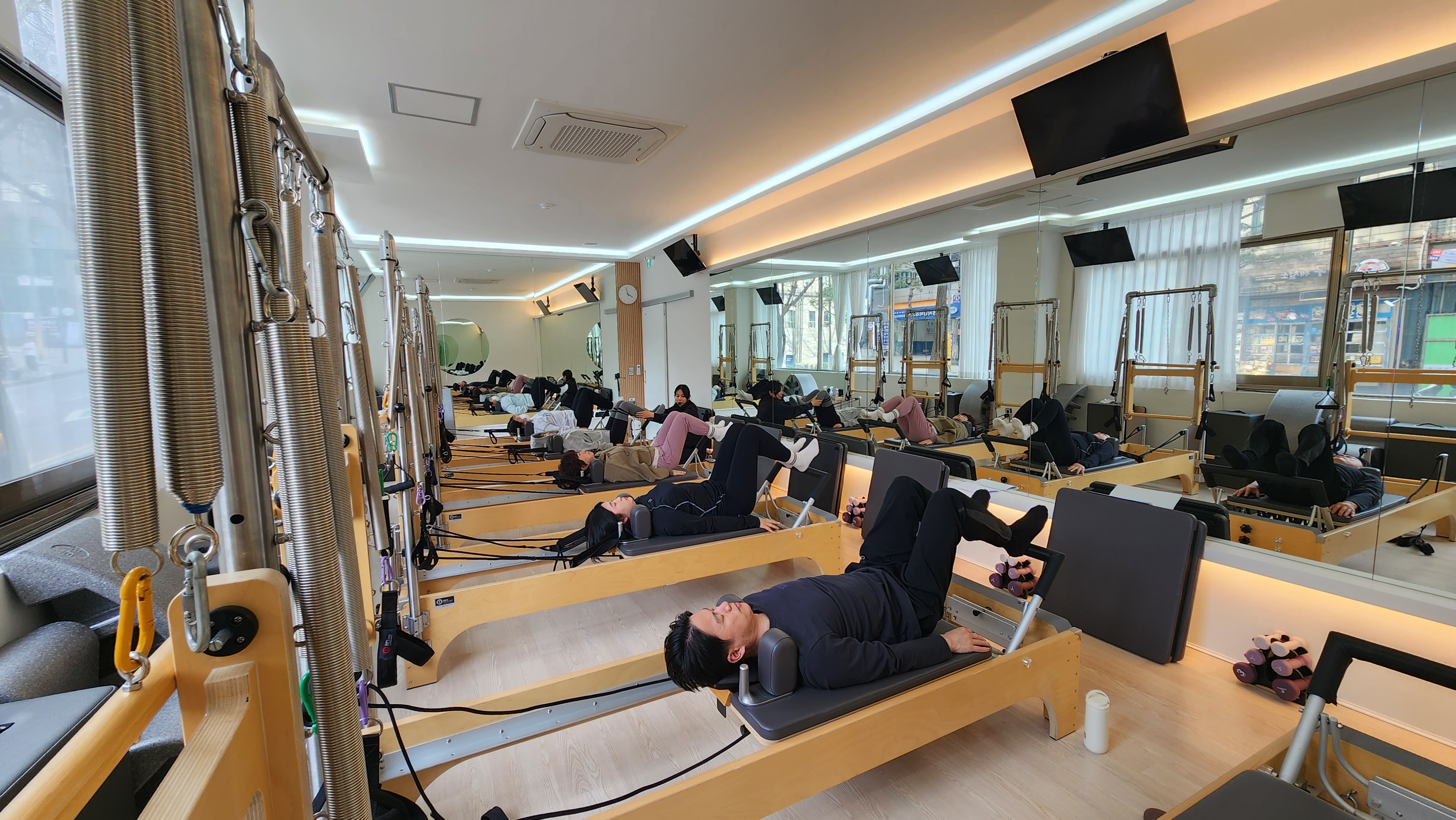 영스필라테스 & 플라잉요가 서울역본점 대표 이미지