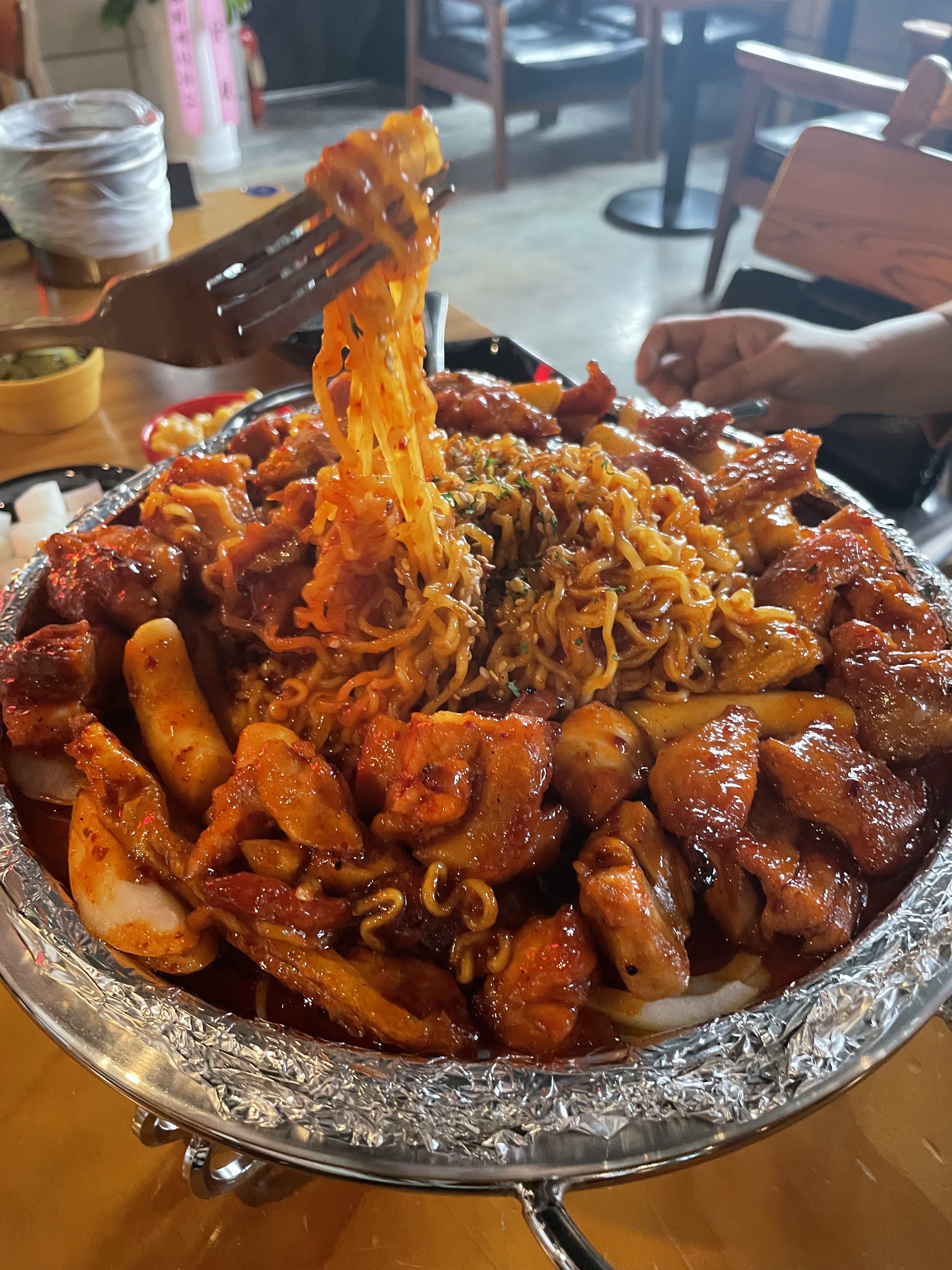 훌랄라 참숯바베큐치킨 매탄4동점