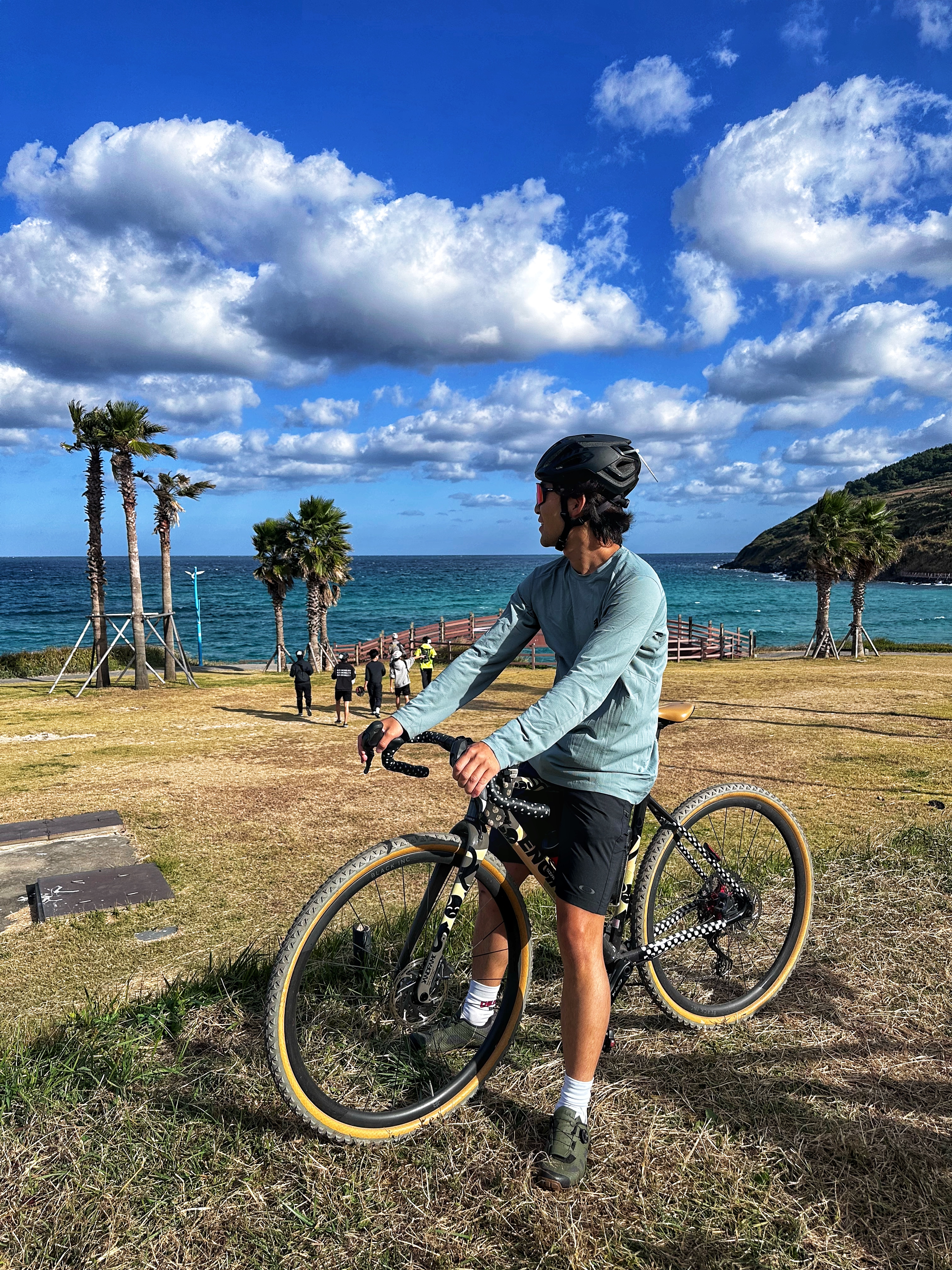 아웃투어 대표 이미지