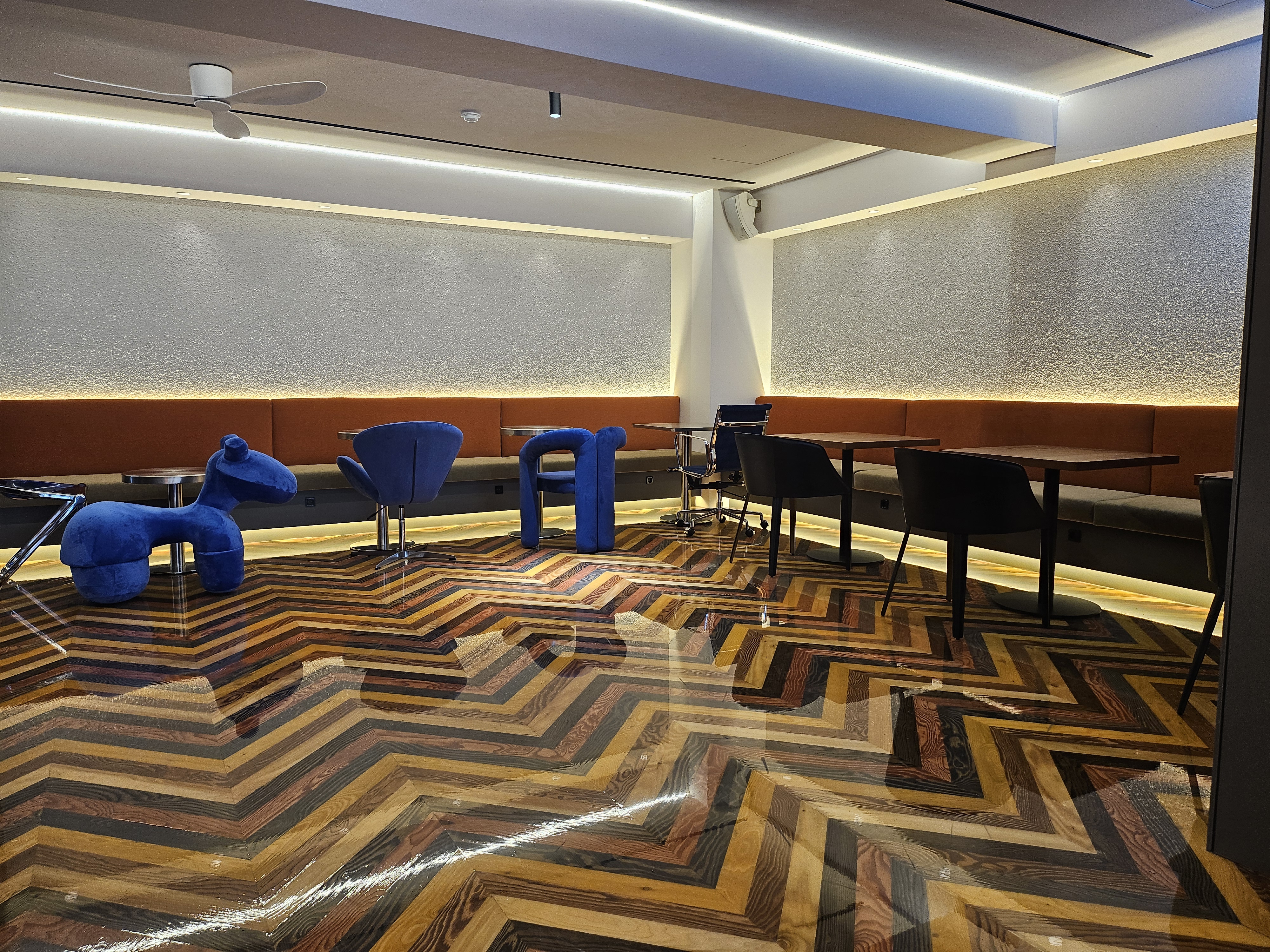 MADE in CAFE 대표 이미지