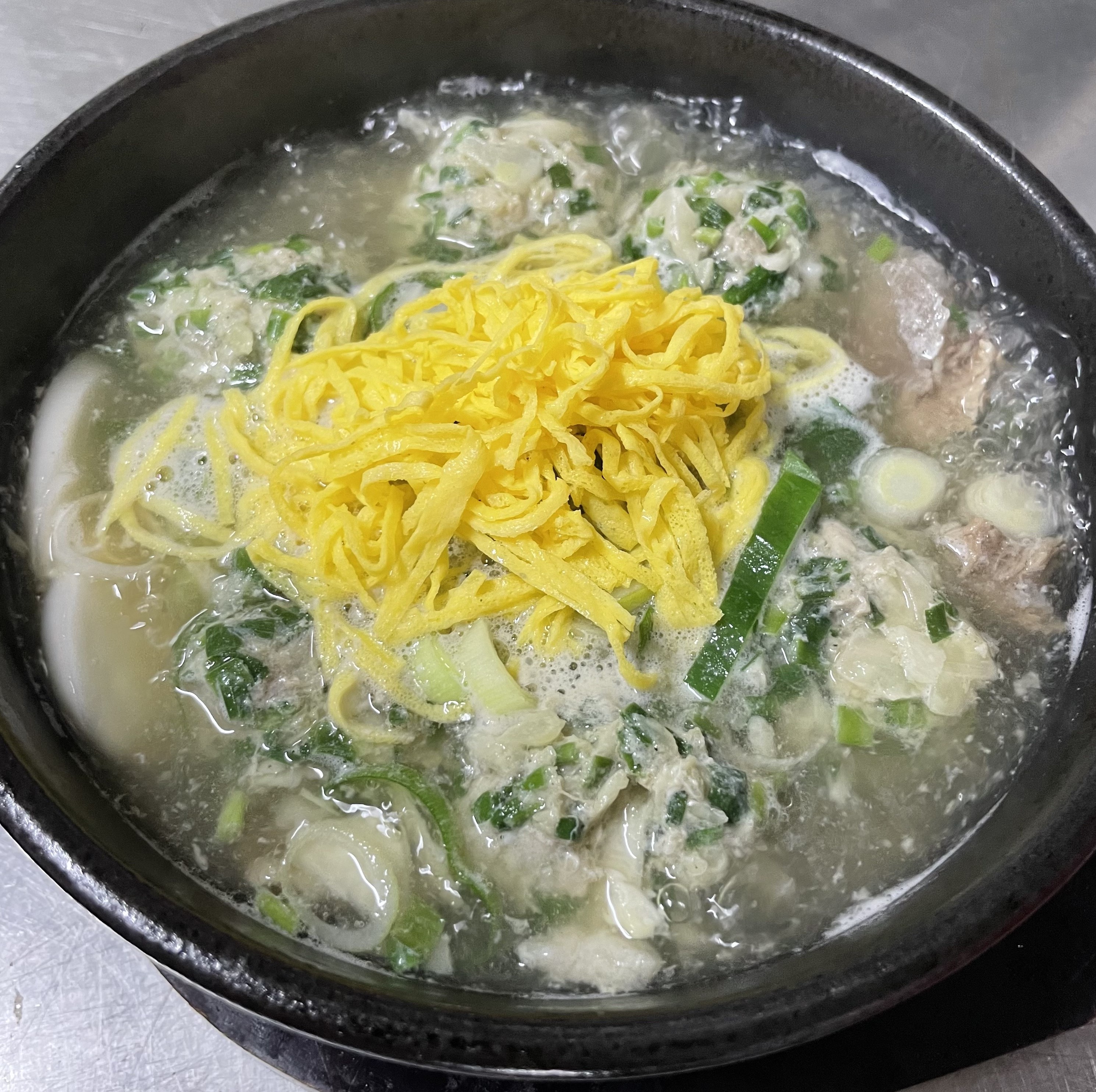 수제굴림만둣국