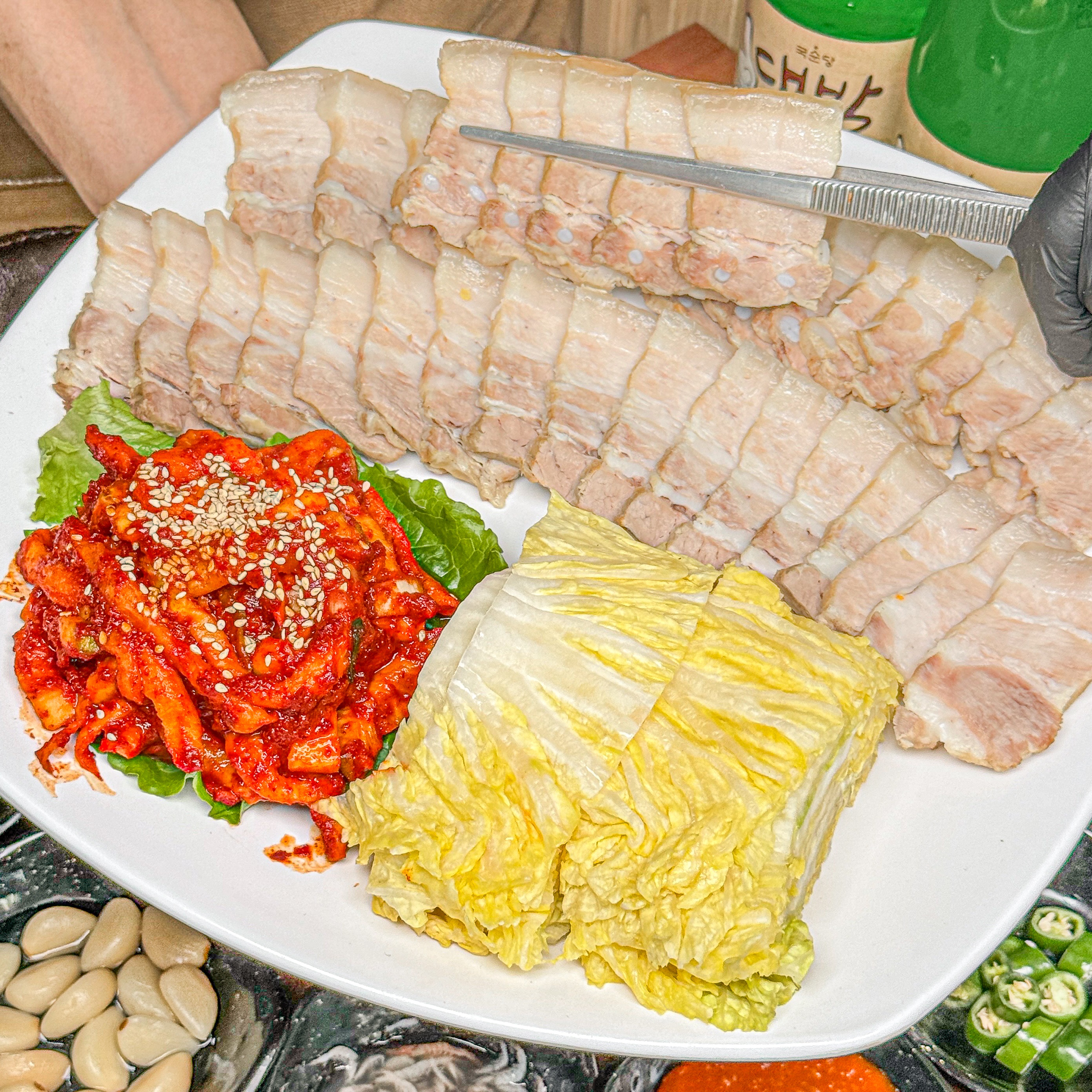 윤가네들깨수제비보쌈