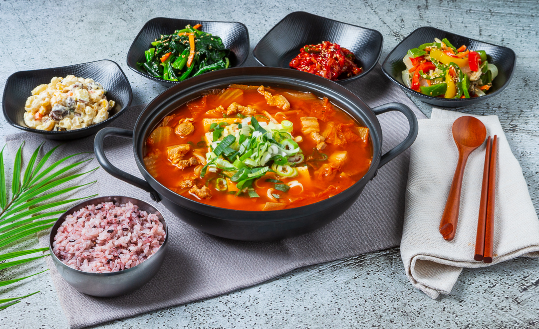 나음명품김치찌개 중리용전점