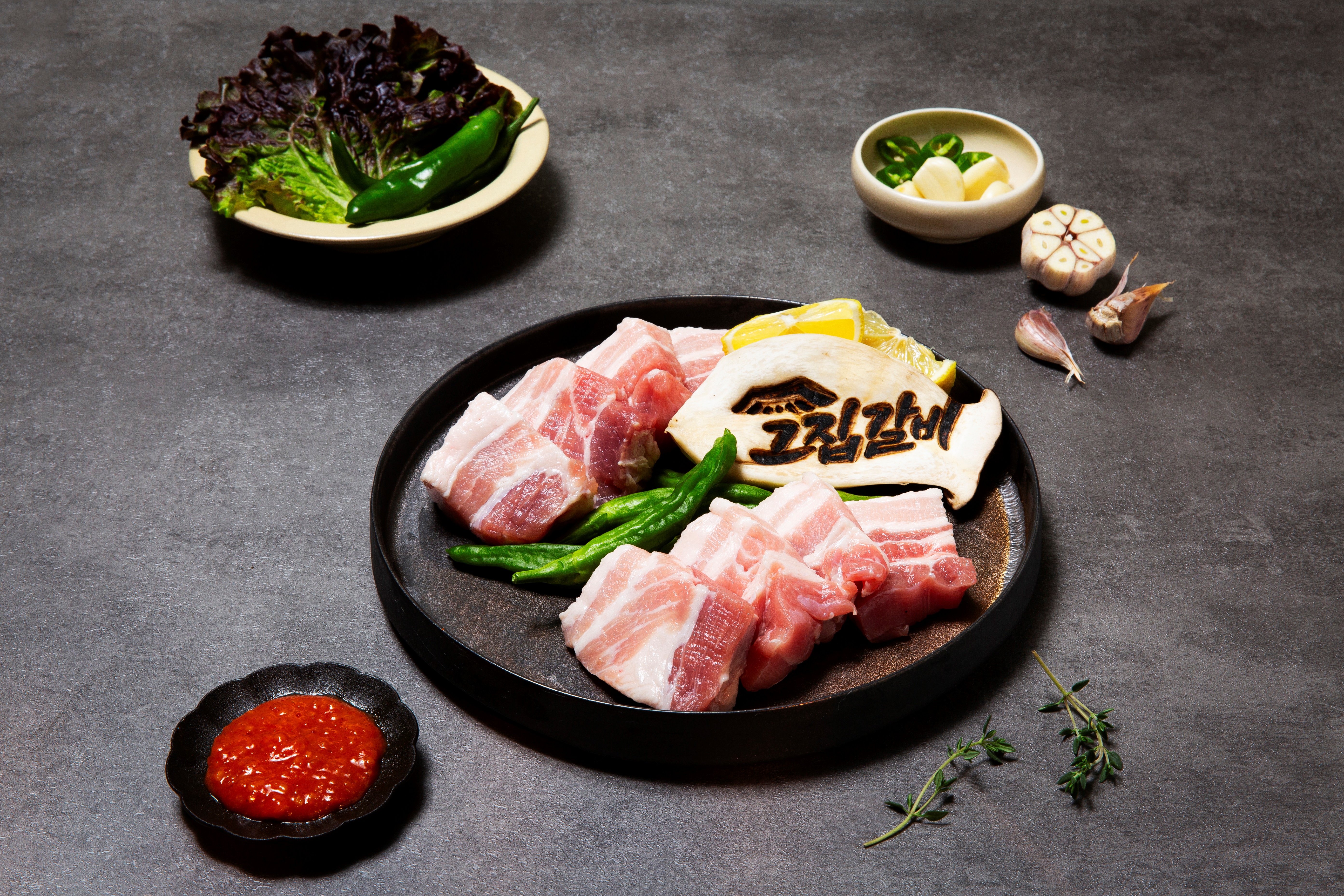돼지생삼겹(180g)