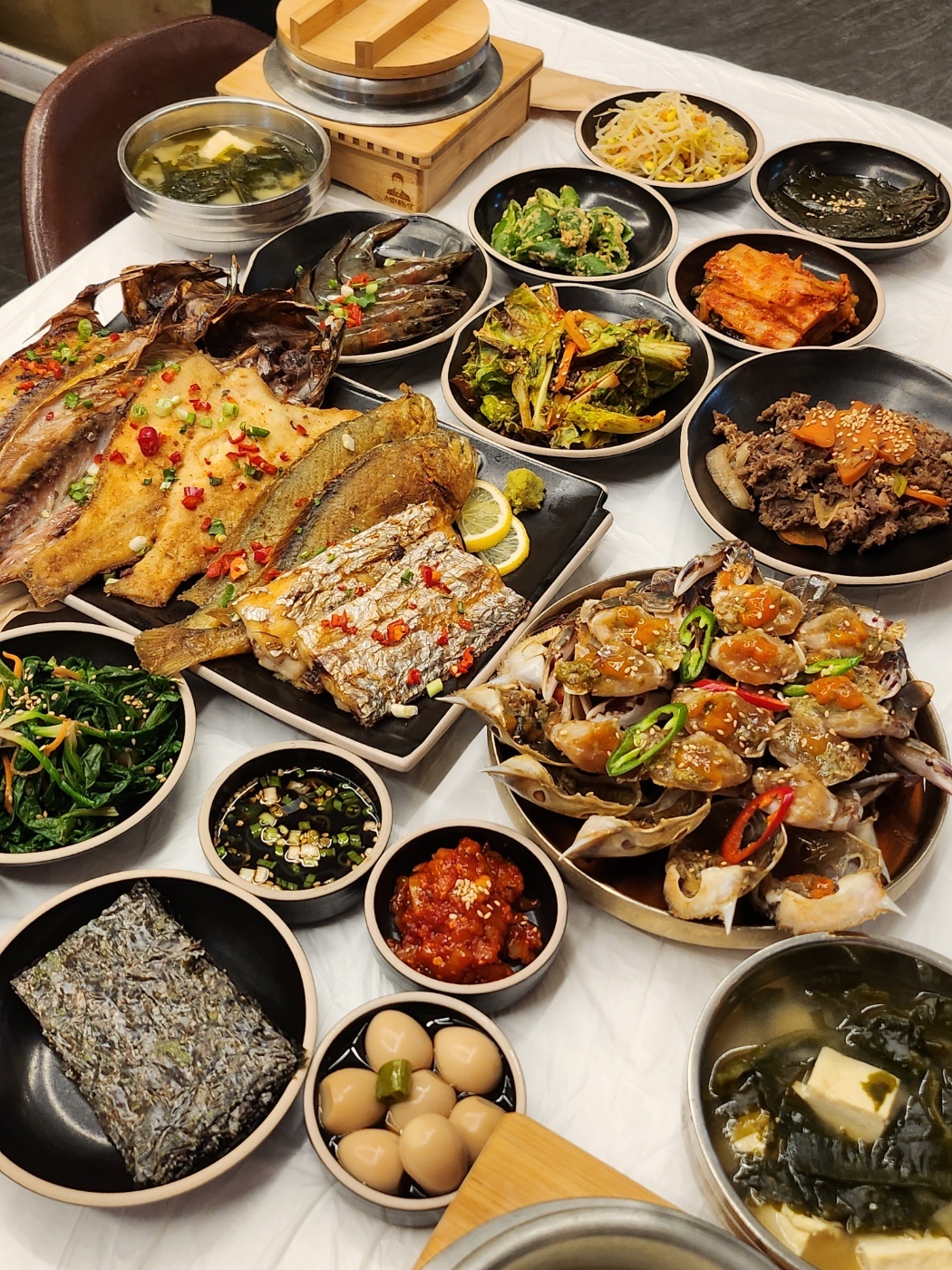 생선구이 + 간장게장 + 솥밥 정식