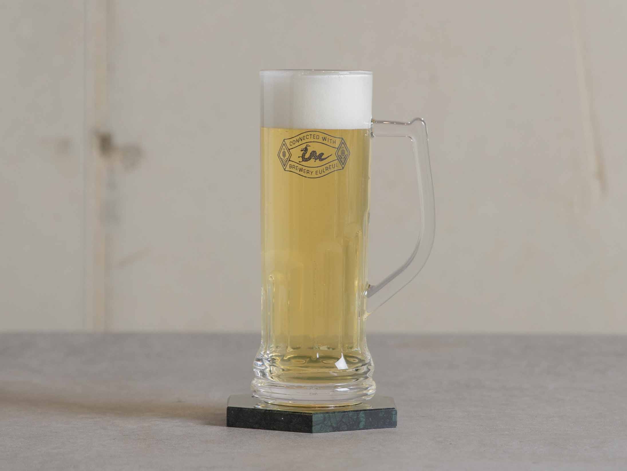 을를에서 만든 신선한 수제맥주