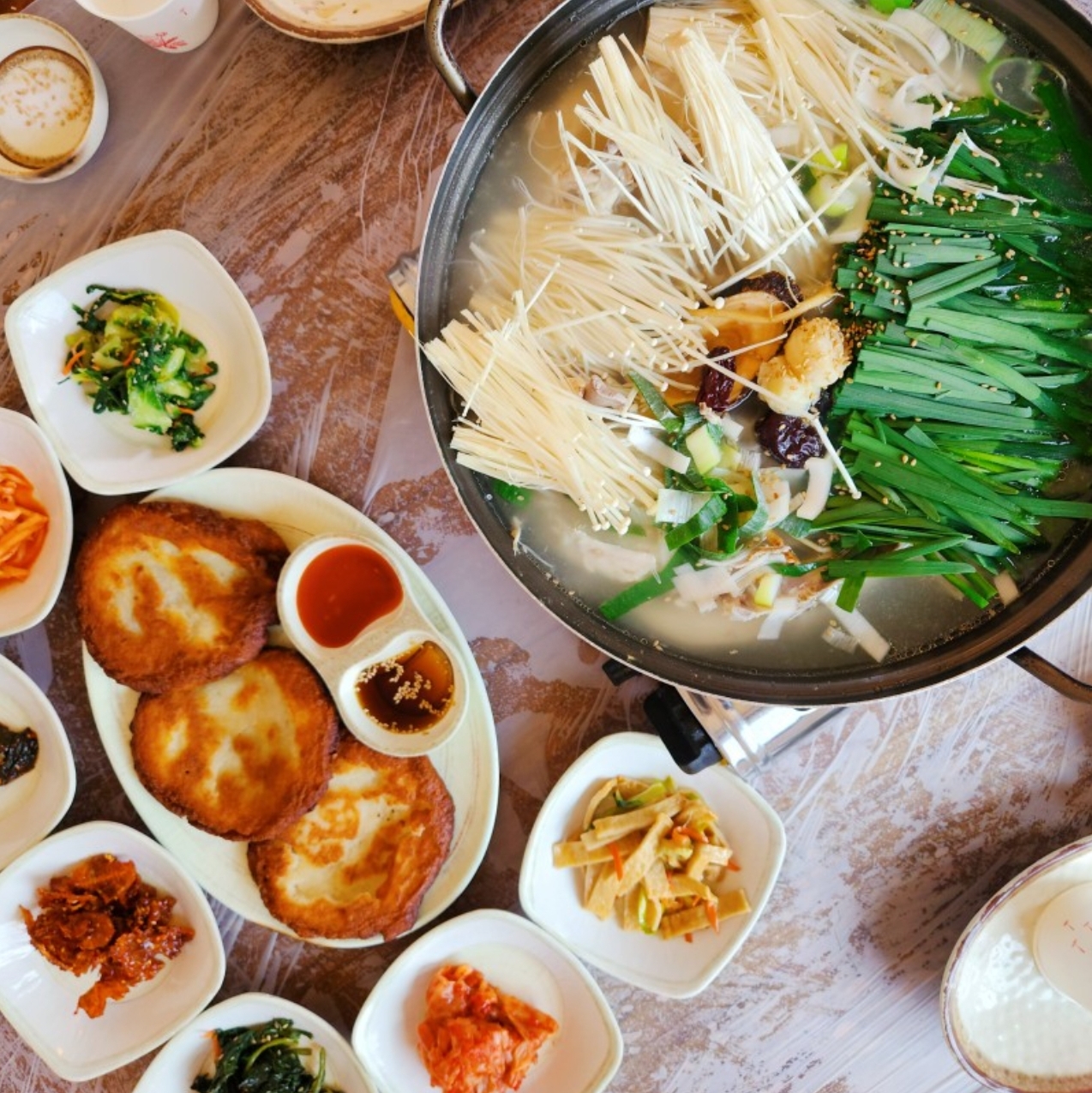 DA.dodo | 경기 가평군에서 능이백숙맛집 소개합니다 능이백숙전문점 방문해 보세요 등나무가