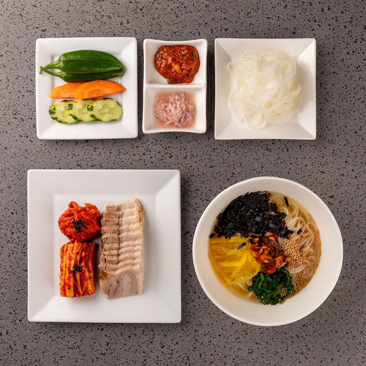 날마다잔치 국수와보쌈
