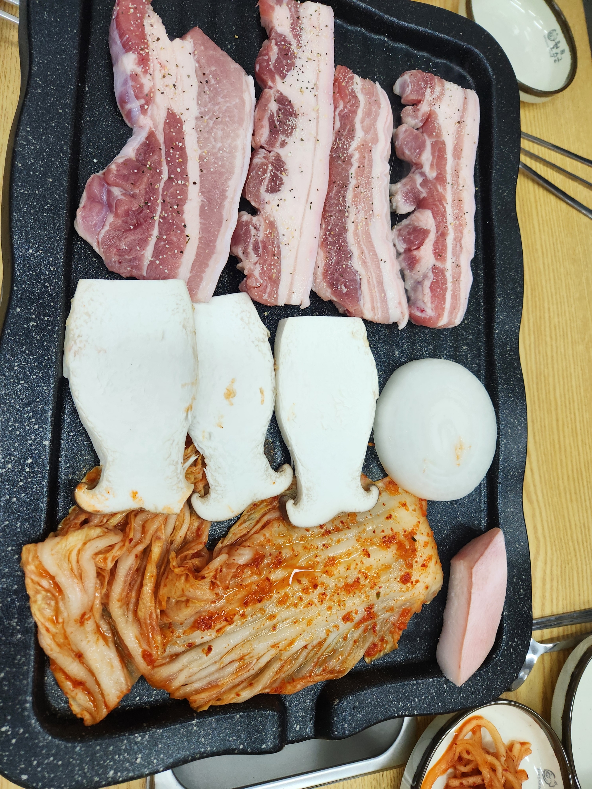 월수금통돼지김치찌개 의왕오전점