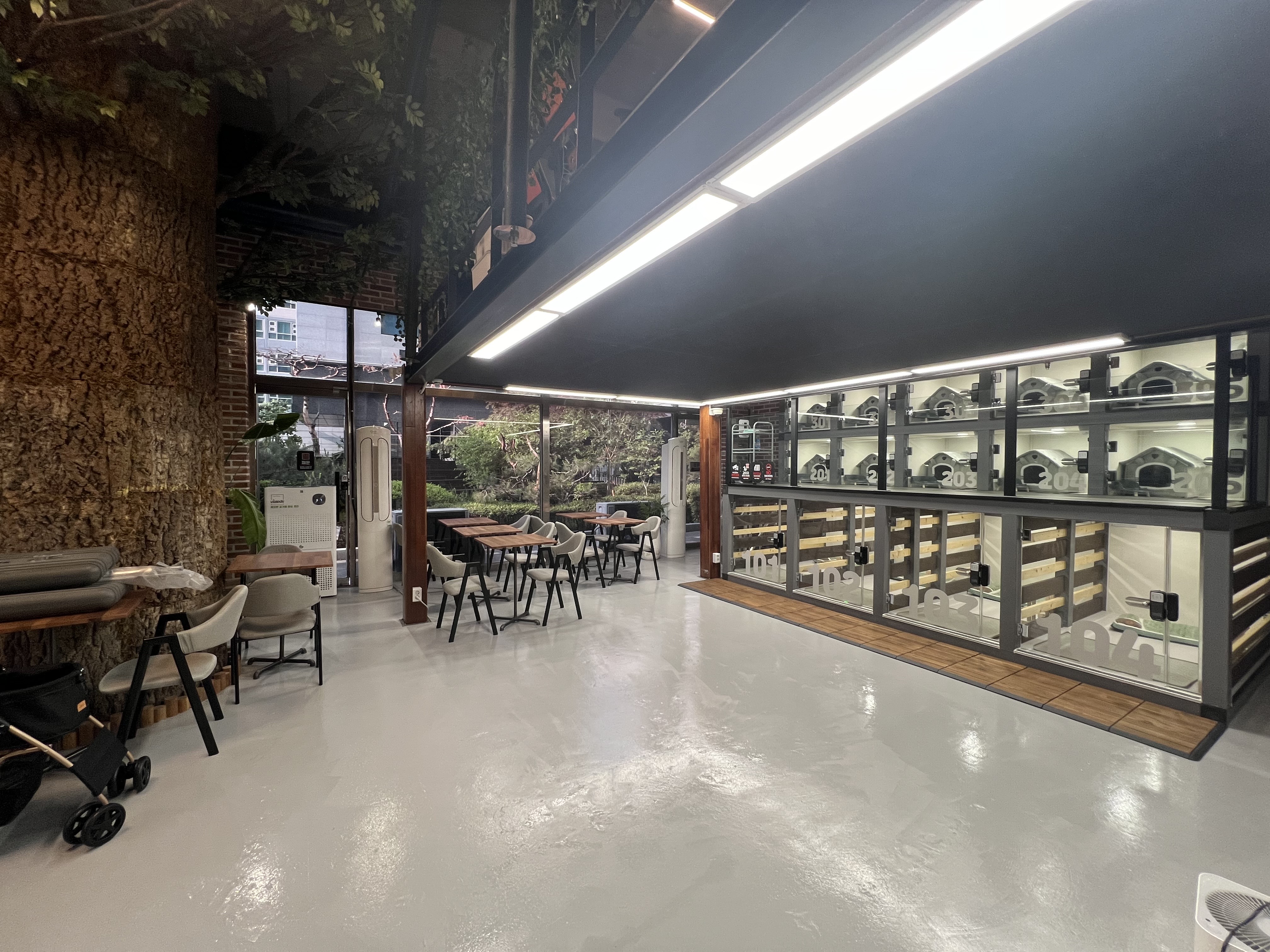 호텔 독스 대표 이미지