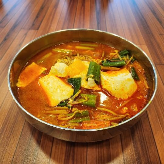 육마니