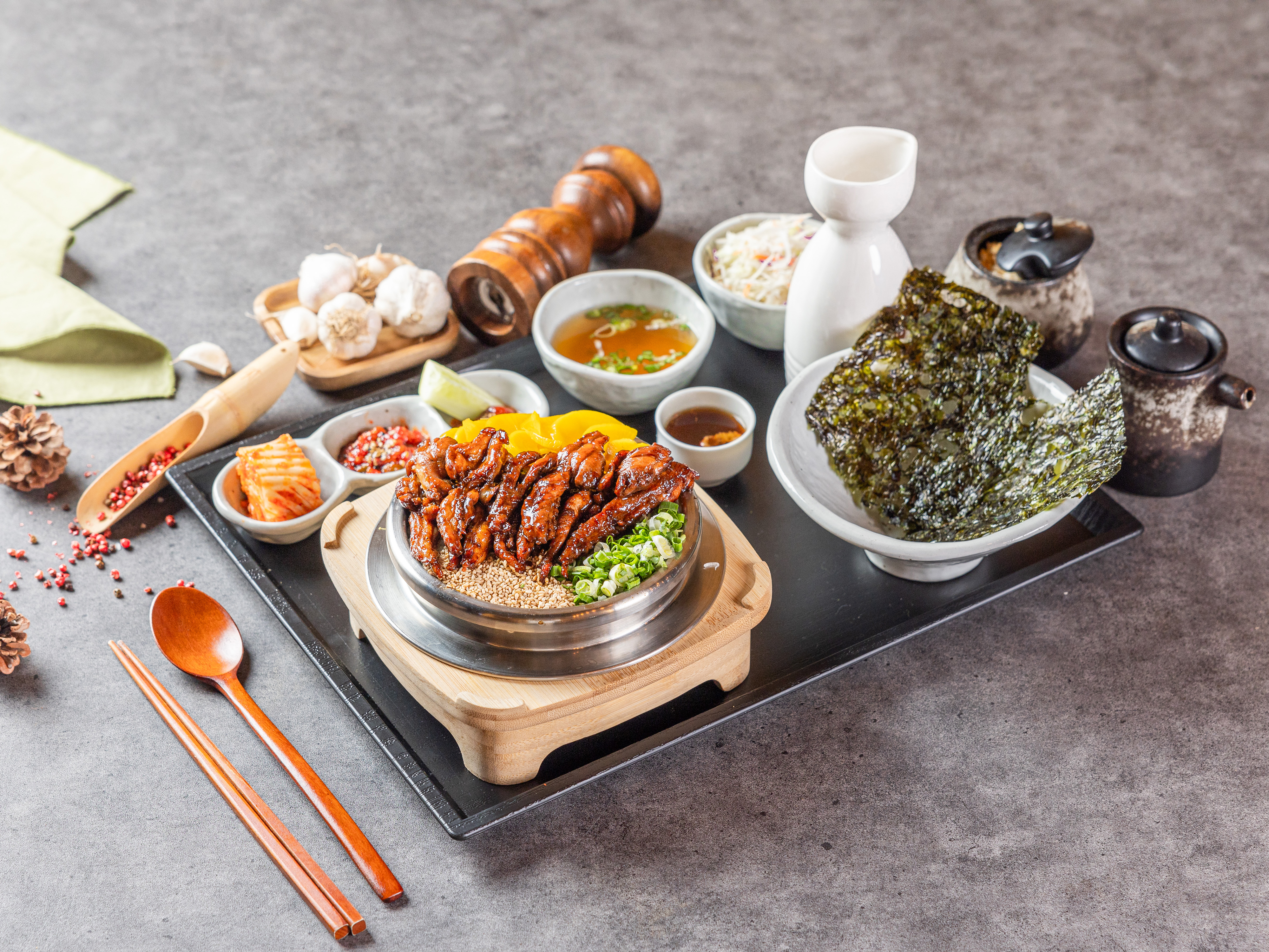닭목살 솥밥