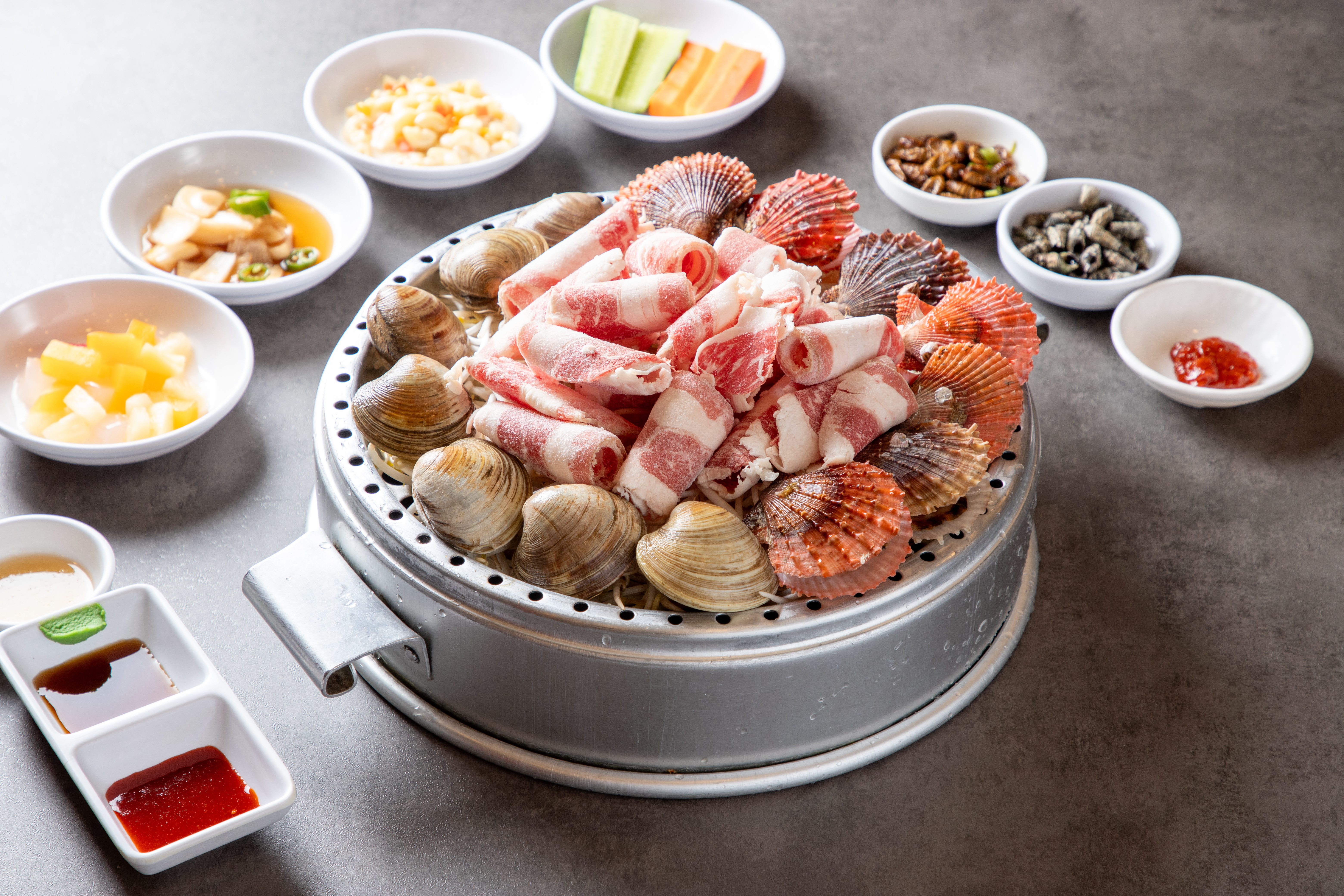 욱이네 불타는 조개구이&전골