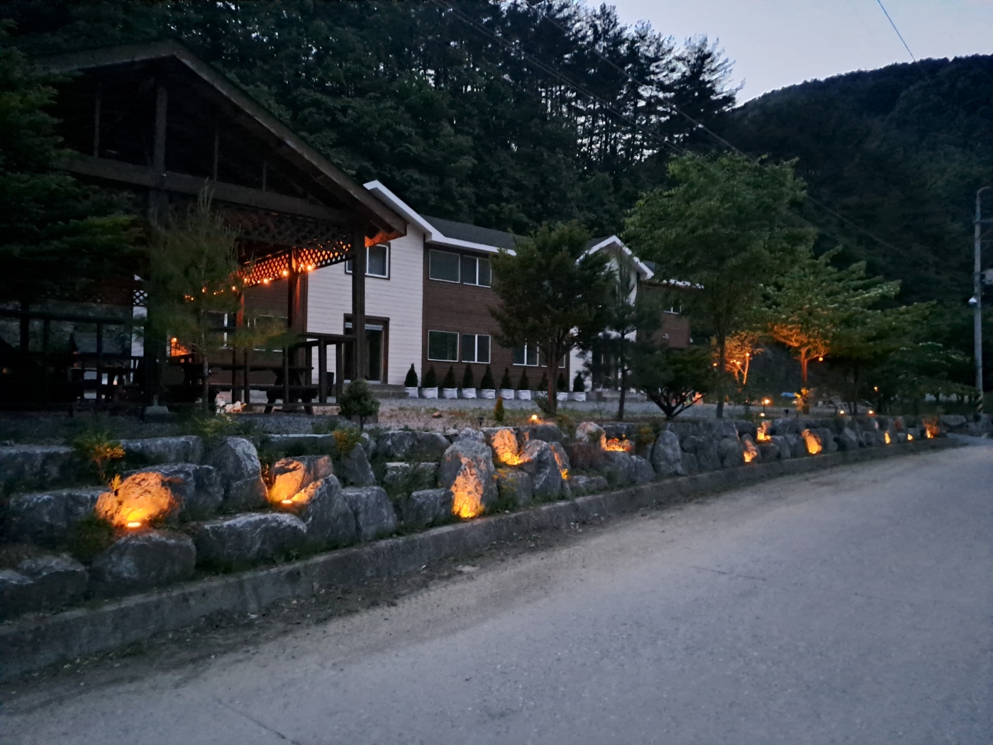 가족민박 덕산기 산책