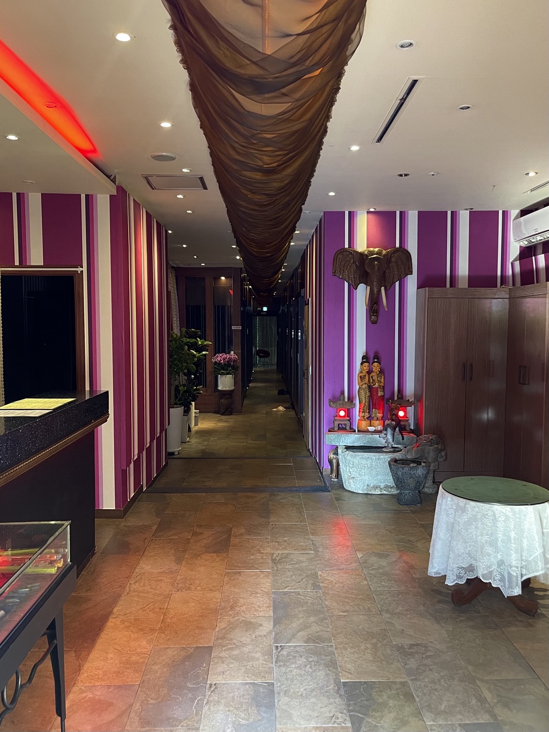 허브타이 (신논현역) 매장 사진 3