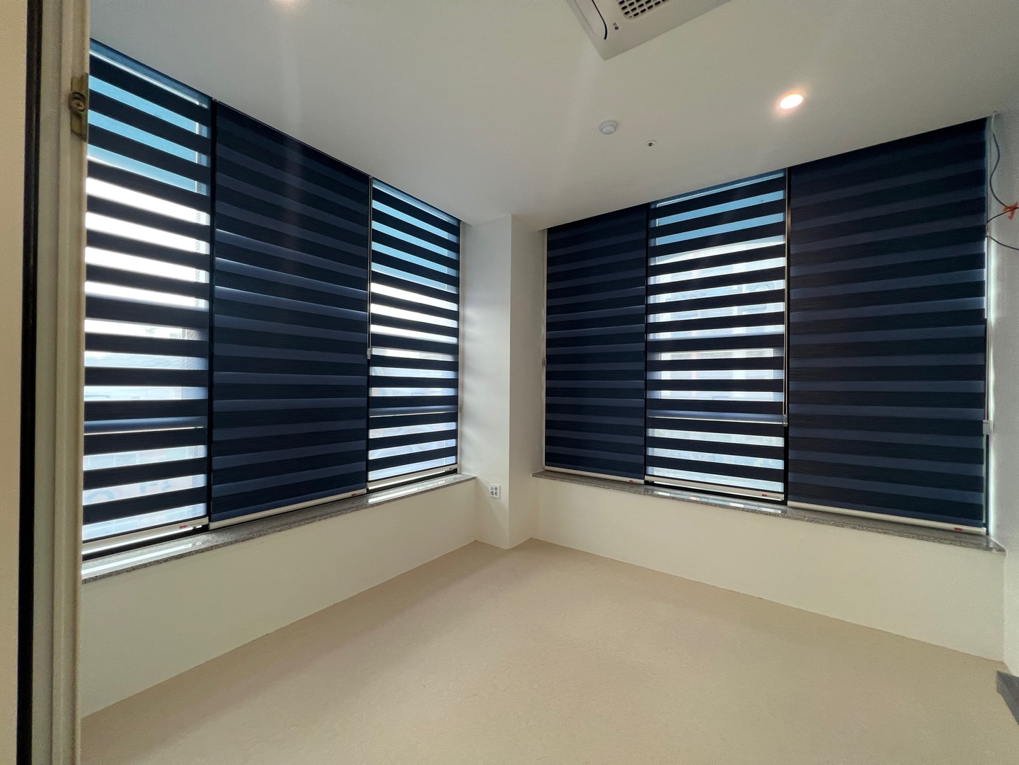 커튼블라인드 대표 이미지