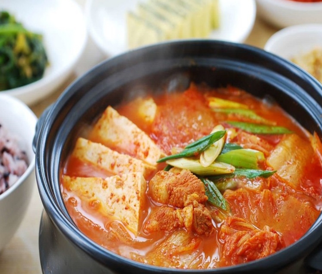 일월산용군식당