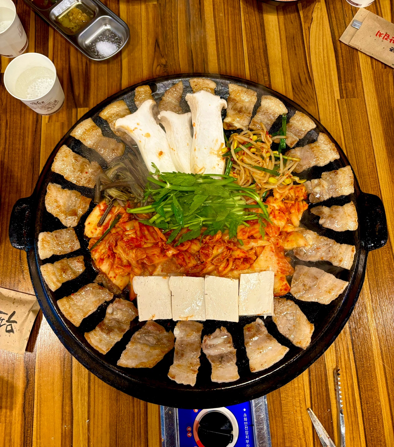 무쇠김치삼겹 인계점