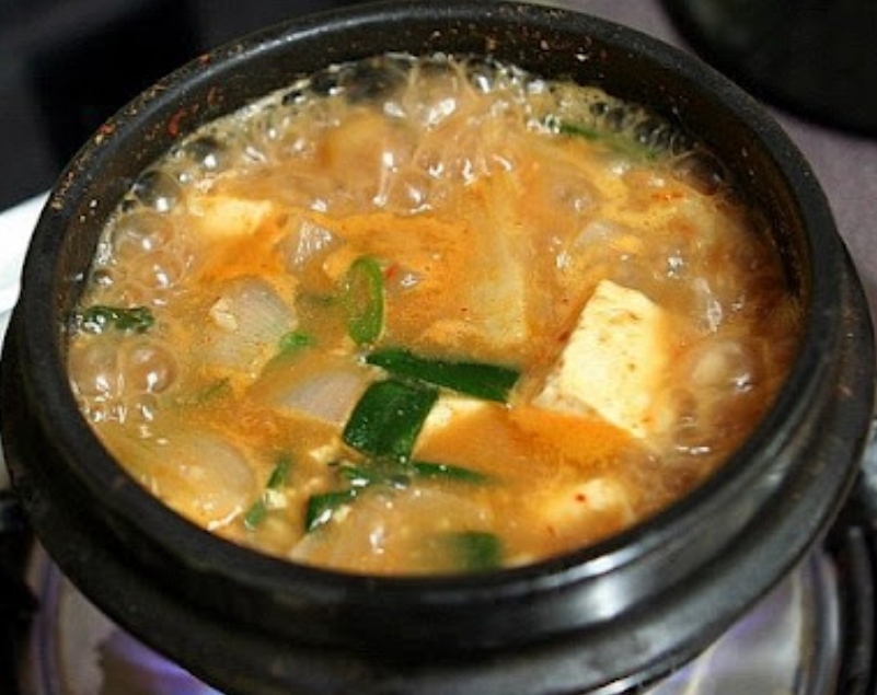 일월산용군식당