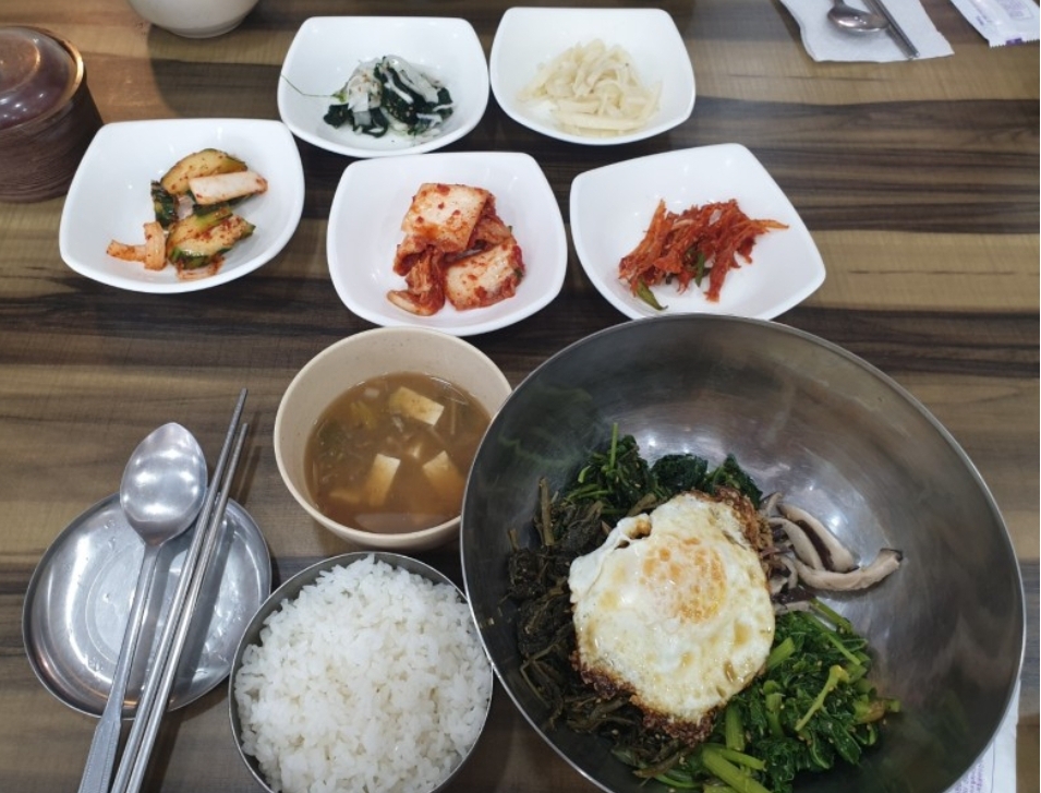 일월산용군식당