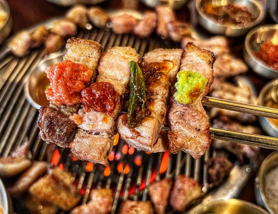 가까운 삼겹살식당 서울 강서구 오겹살 돼지껍데기 돼지뒷고기 항정살 통삼겹 한돈 목살 탐라팩토리 마곡발산점