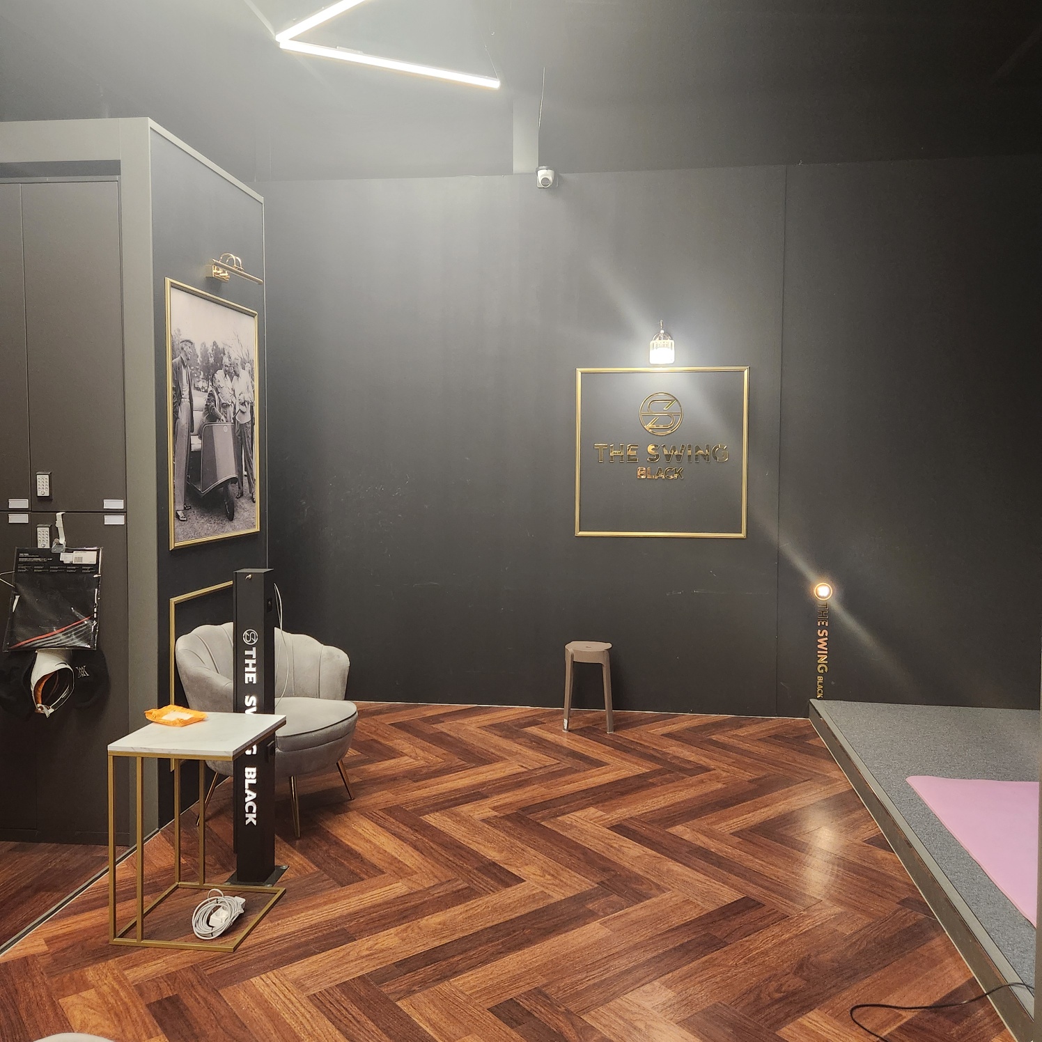 더스윙 블랙 천안아산점 대표 이미지