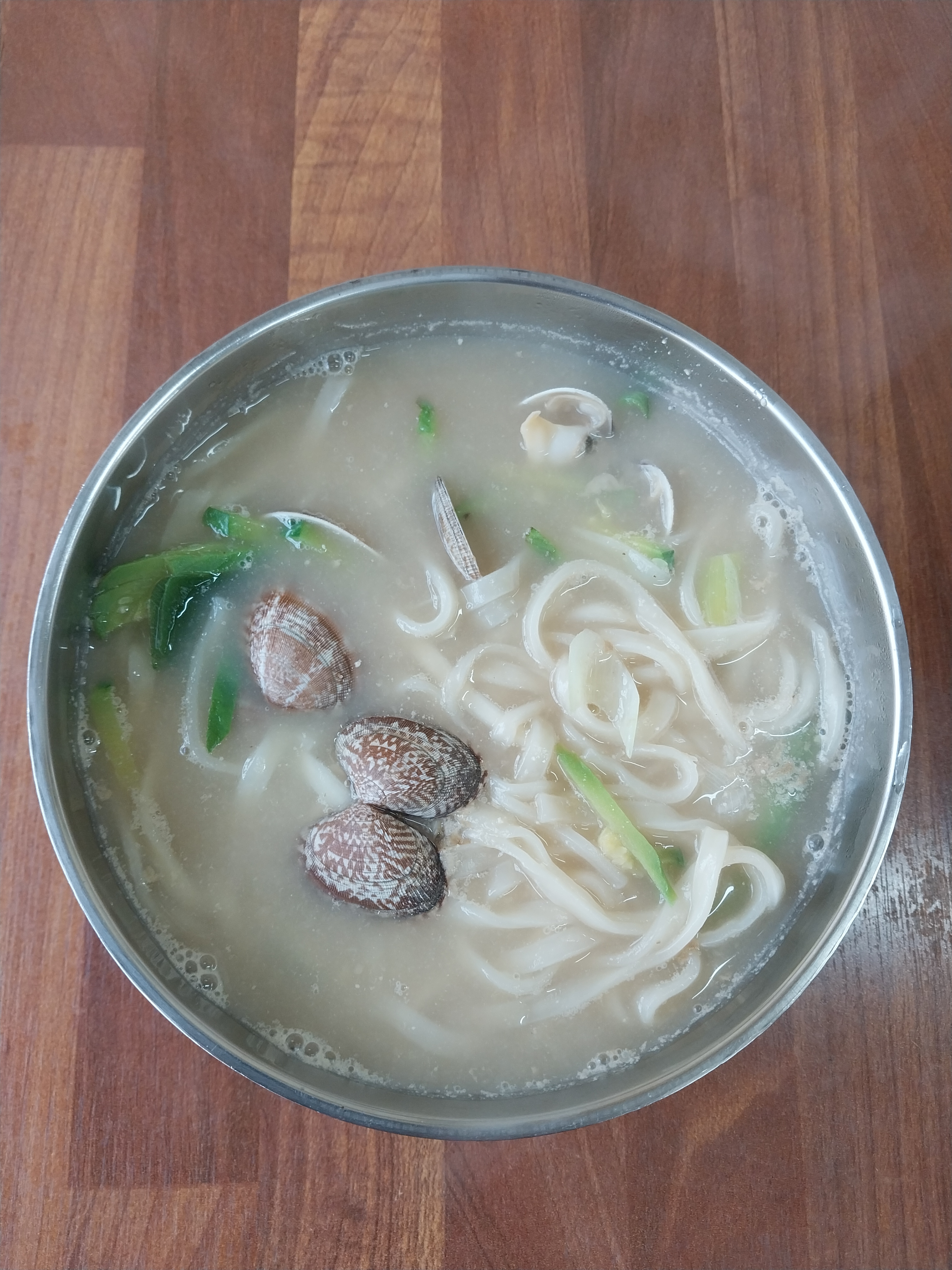 항아리수제비손칼국수