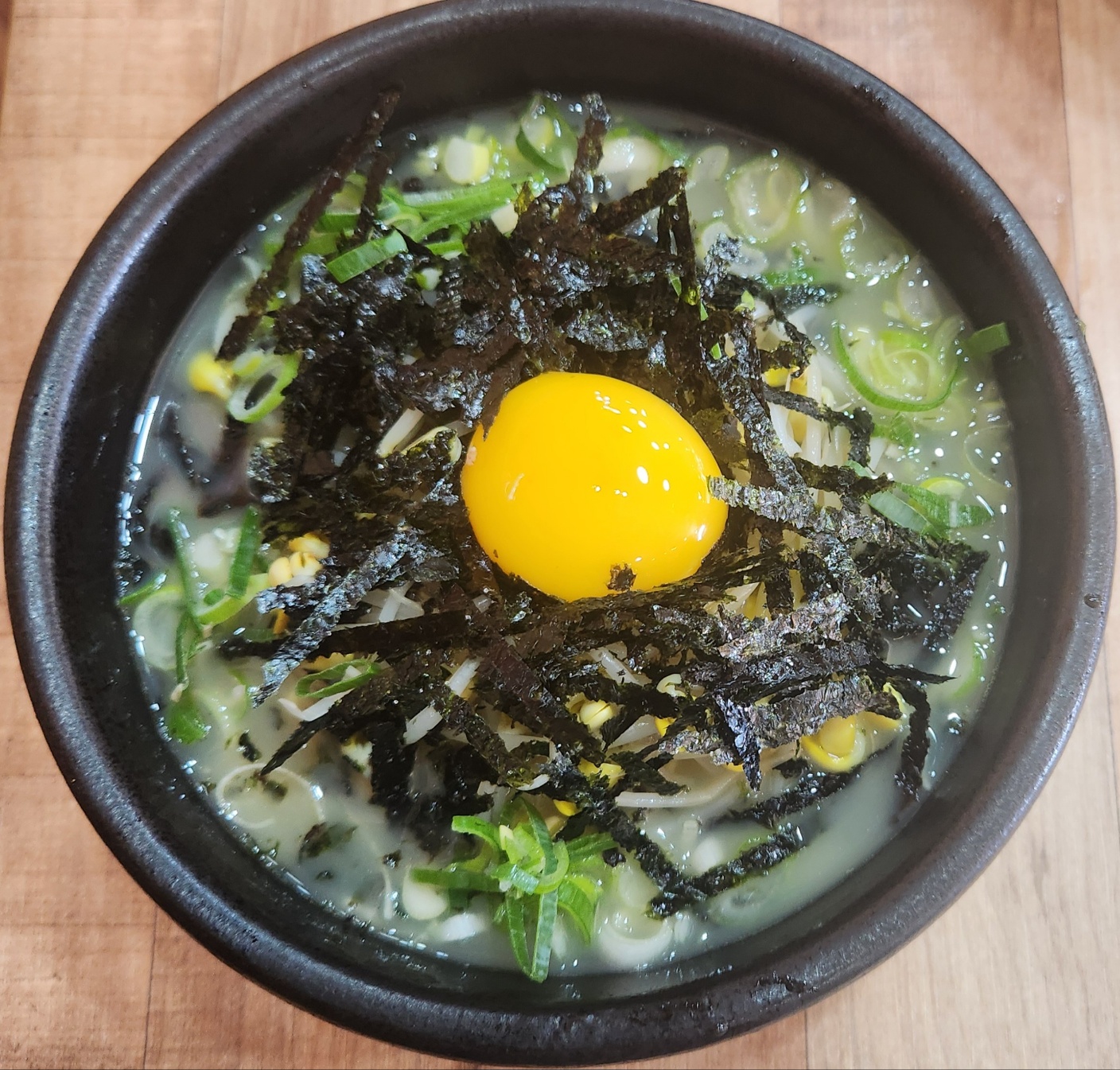 24시얼큰시원생고기김치찌개노형점