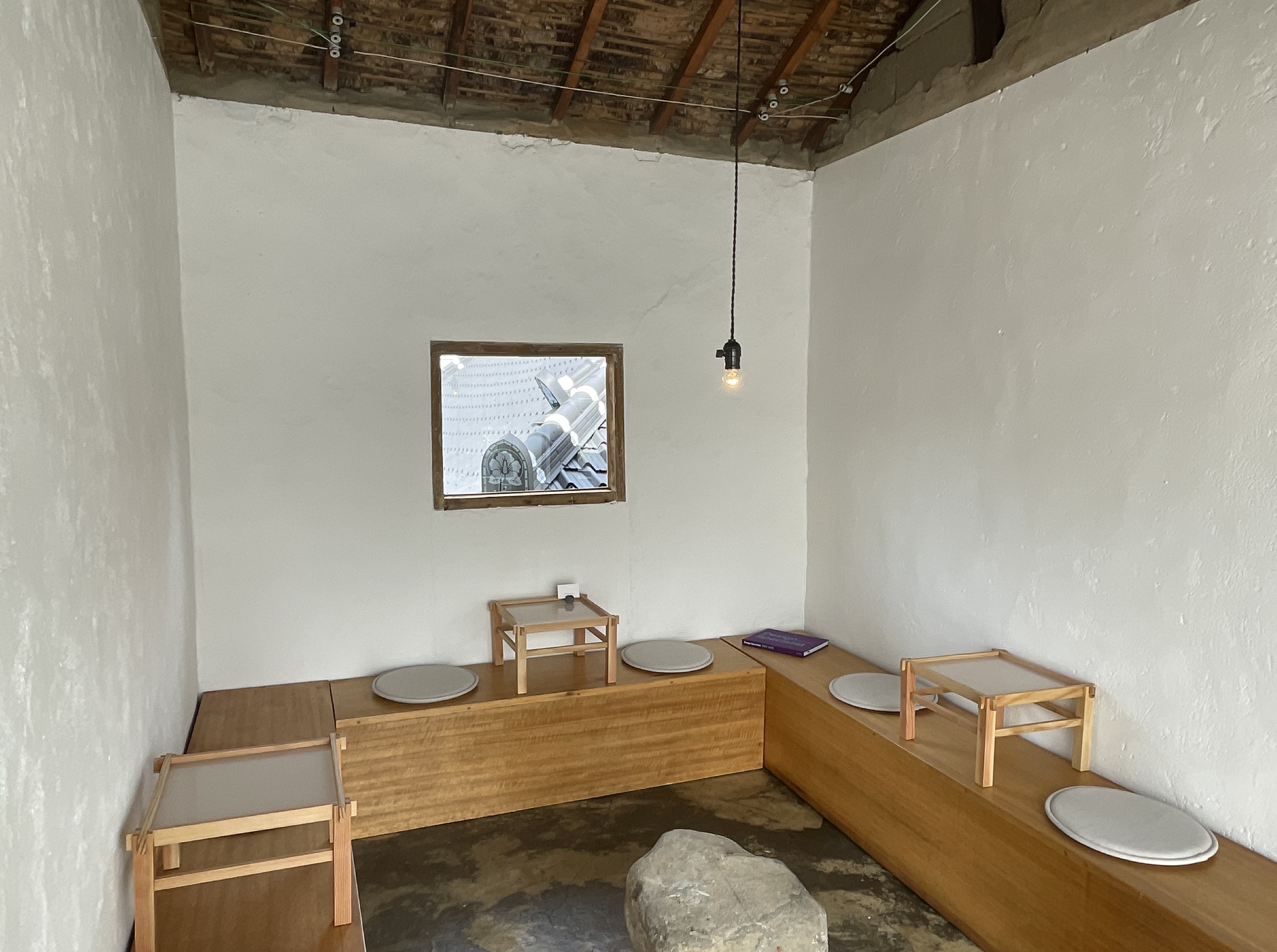 앤투잋시즌 대표 이미지