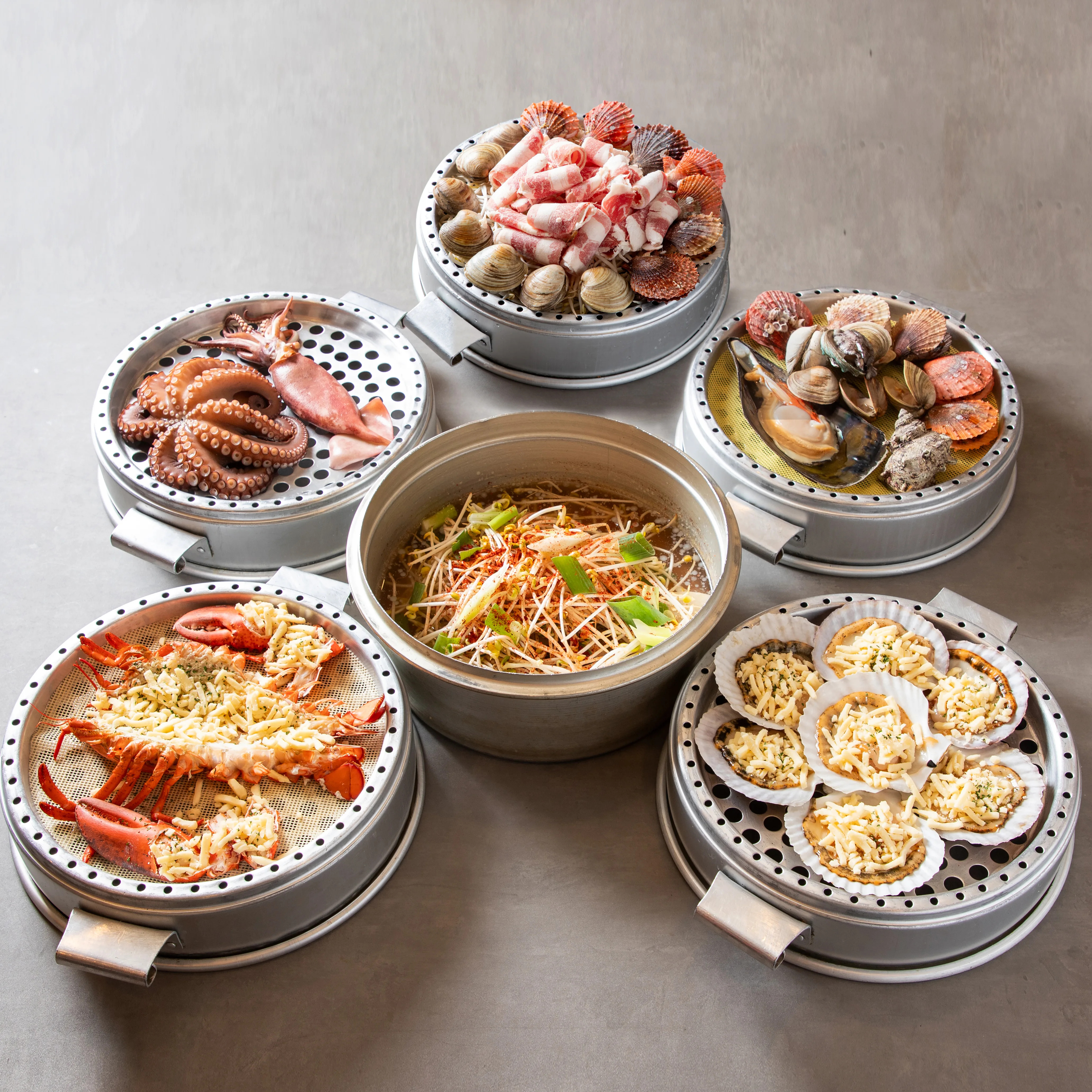 욱이네 불타는 조개구이&전골