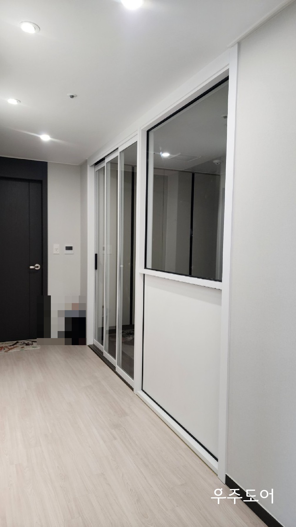 우주도어 대표 이미지